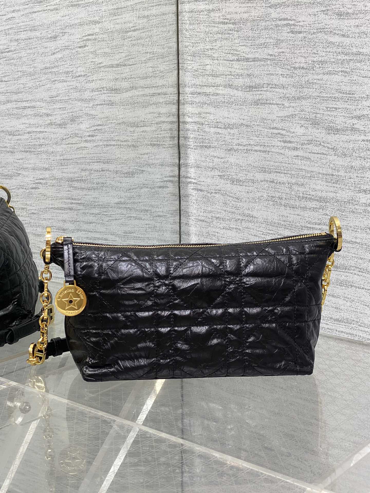 原厂皮现货‼️Hobo star 链条手袋系列，升级版饭盒包，设计实用，加配可调节长肩带，大大提升了实用