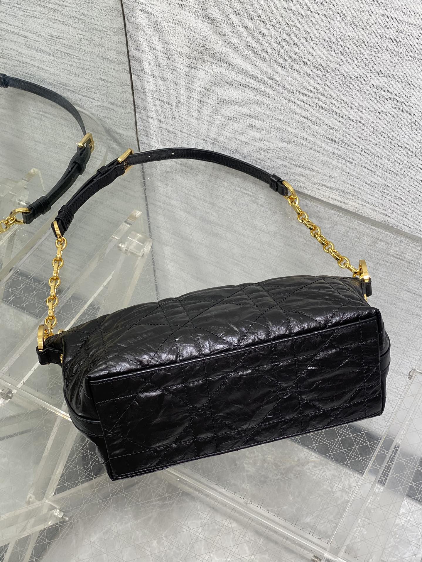 原厂皮现货‼️Hobo star 链条手袋系列，升级版饭盒包，设计实用，加配可调节长肩带，大大提升了实用