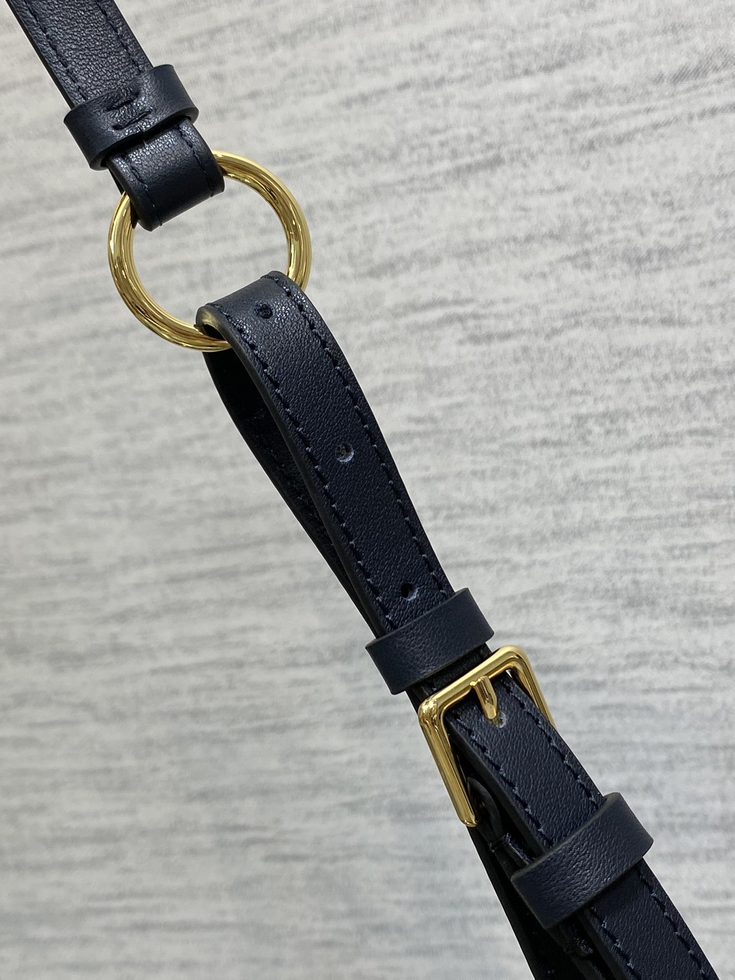 原厂皮现货‼️Oblique经典蓝色布这款 Cigale 迷你手袋以时尚精致的设计丰富30Montaig