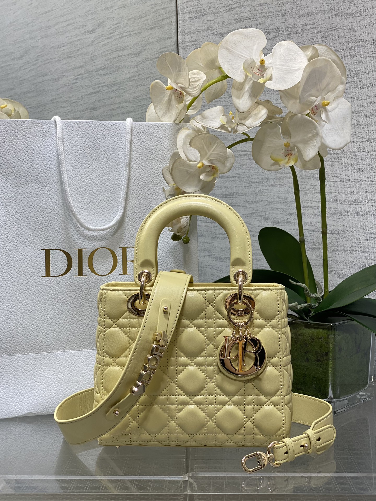 𝐋𝐚𝐝𝐲 Pollo de piel de oveja de cuatro cuadros amarillo