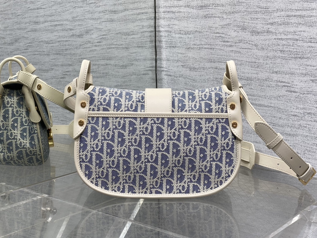 现货‼️𝐃!𝐨𝐫 𝐌𝐨𝐧𝐭𝐚𝐢𝐠𝐧𝐞蒙田新品吹爆D家经典老花系列,老花元素也是现在最值得入手的,每个款都