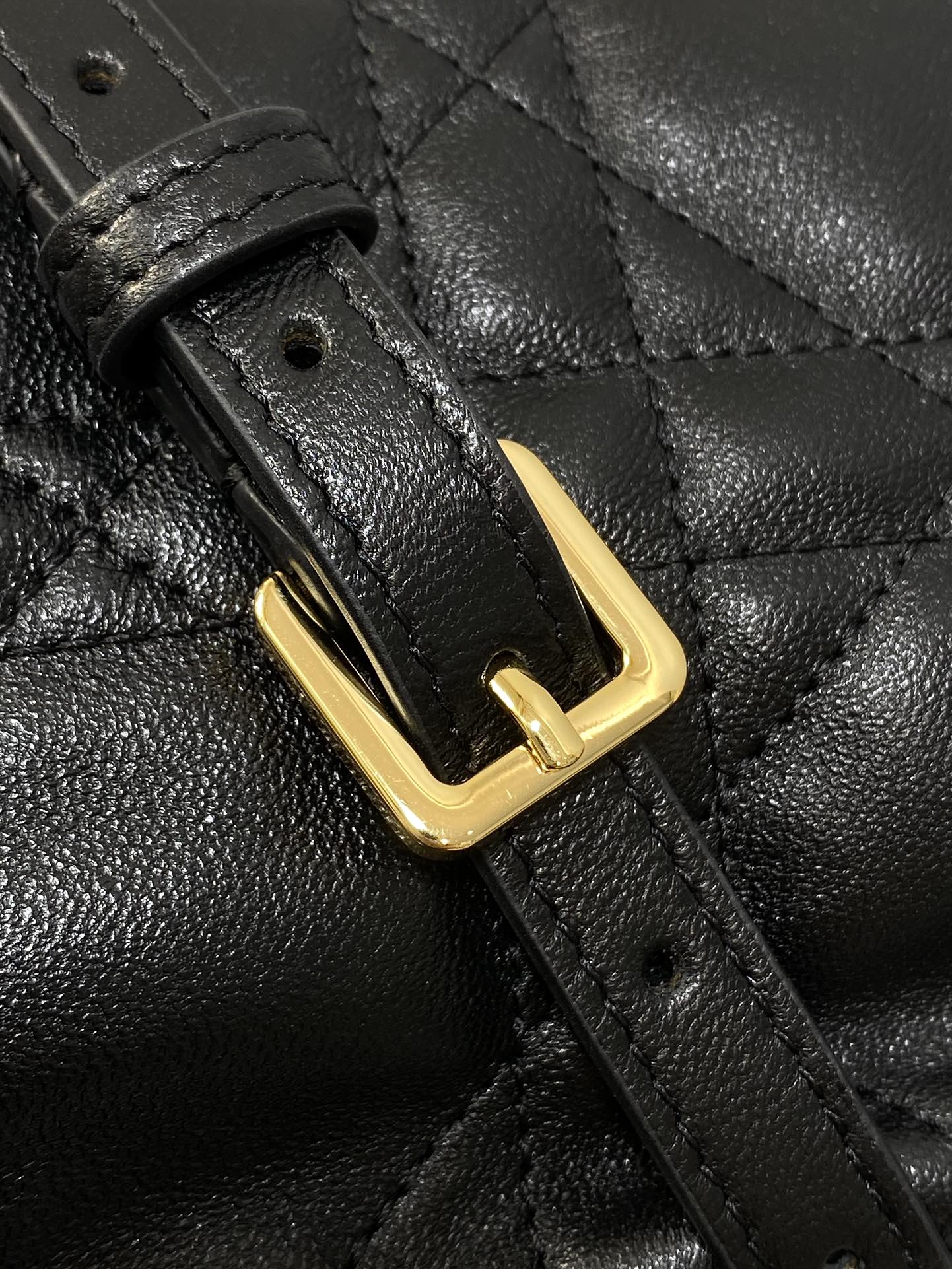 原厂皮现货‼️Hobo star 链条手袋系列，升级版饭盒包，设计实用，加配可调节长肩带，大大提升了实用