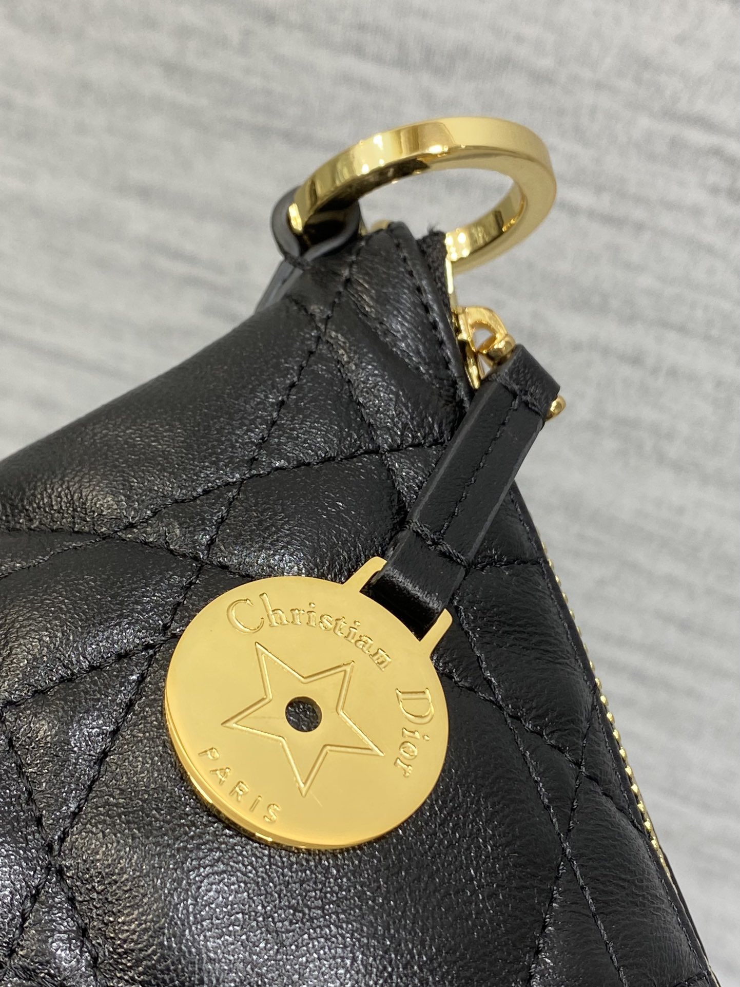 原厂皮现货‼️Hobo star 链条手袋系列，升级版饭盒包，设计实用，加配可调节长肩带，大大提升了实用