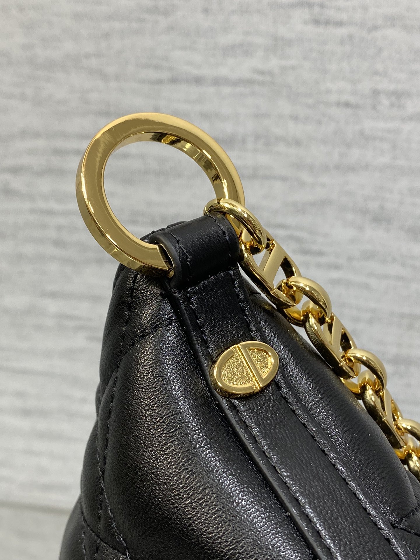 原厂皮现货‼️Hobo star 链条手袋系列，升级版饭盒包，设计实用，加配可调节长肩带，大大提升了实用