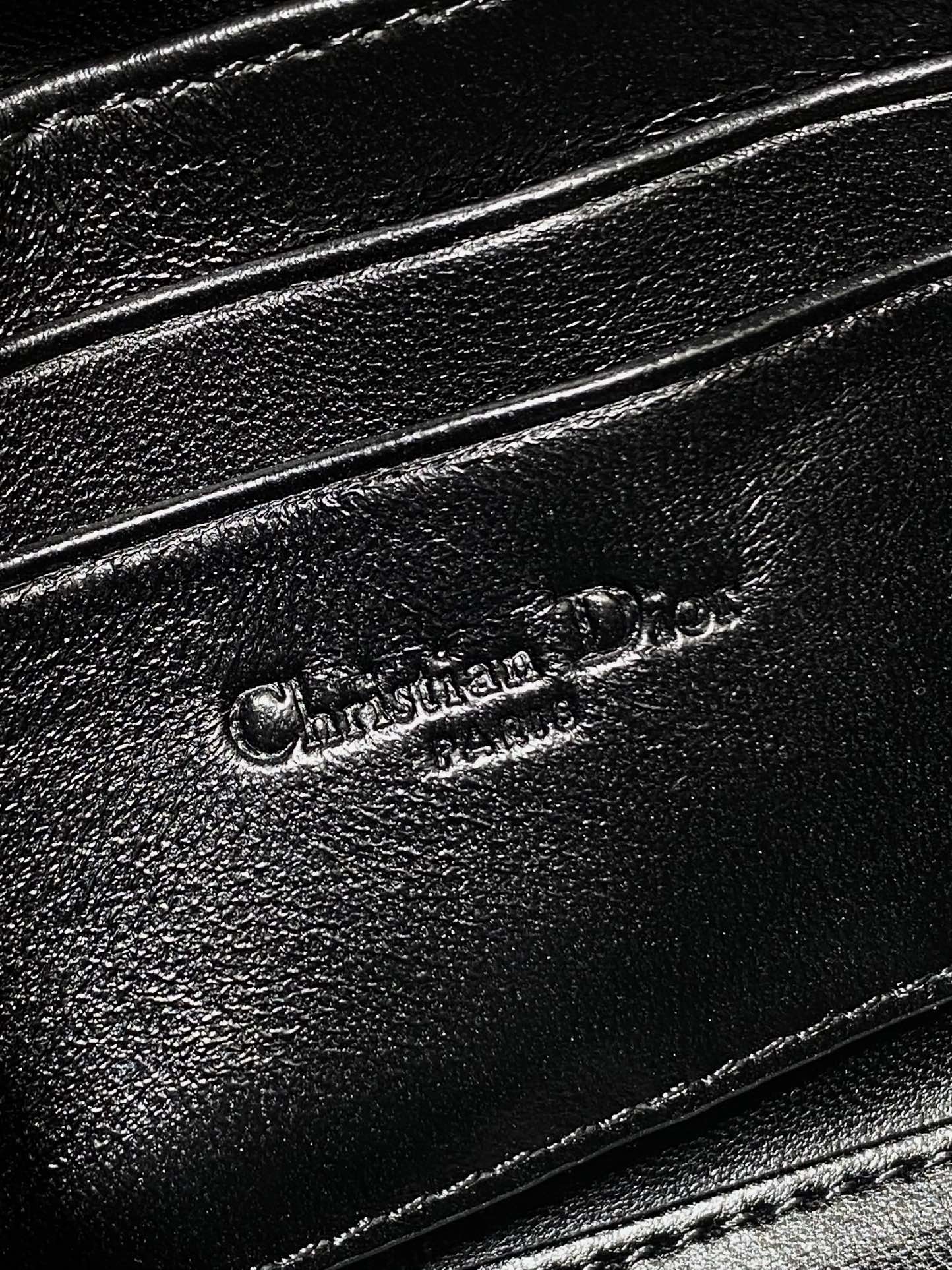 原厂皮现货‼️Hobo star 链条手袋系列，升级版饭盒包，设计实用，加配可调节长肩带，大大提升了实用