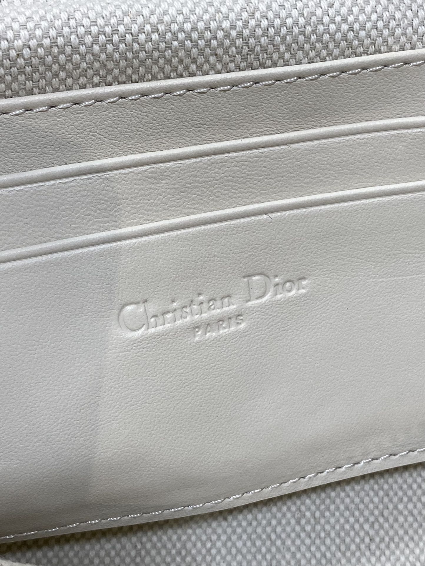 饭盒包现货‼️Hobo star酒椰草系列，太有夏天的感觉啦，天蓝的面料搭配奶白色小牛皮，浅色系显得清新