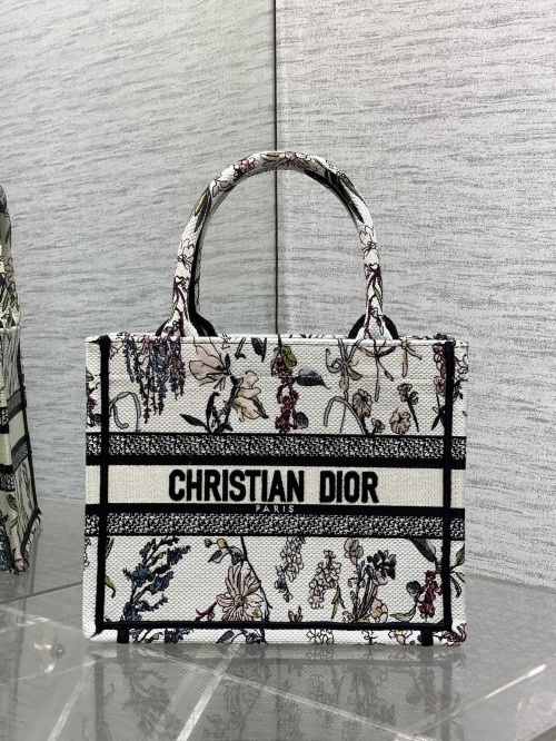 Christian Dior Small Embroidered Floral Tote Bag - Stylish & Versatile 1 Christian Dior Small Embroidered Floral Tote Bag - Stylish & Versatile