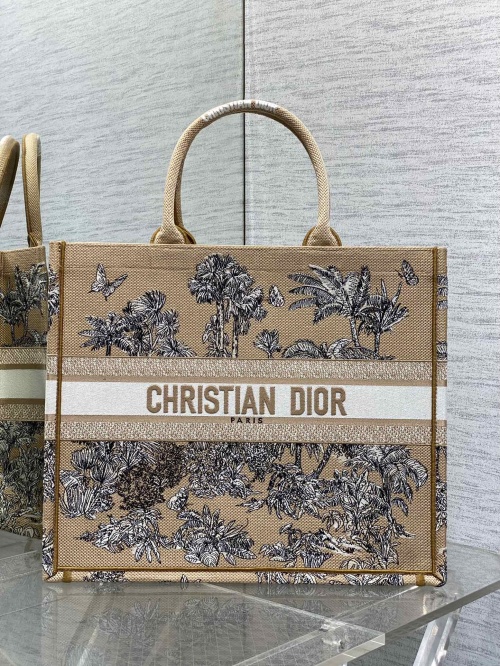 Christian Dior Large Tote Bag, Summer Collection, Apricot Palm Tree Embroidery 1 Christian Dior Large Tote Bag, Summer Collection, Apricot Palm Tree Embroidery