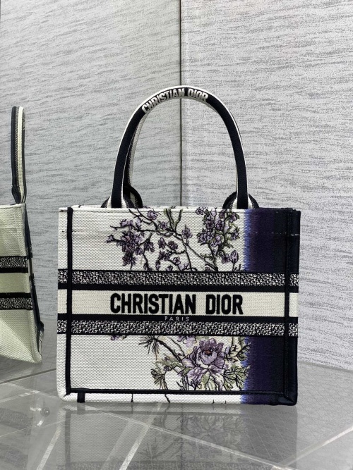 Christian Dior Mini Book Tote Bag, Floral Embroidery, 26 x 22 x 8 cm 1 Christian Dior Mini Book Tote Bag, Floral Embroidery, 26 x 22 x 8 cm