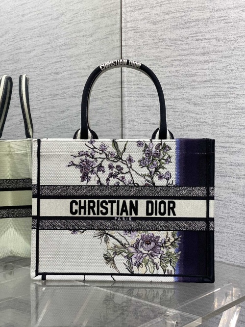 Dior Tote Bag Black and White Floral Embroidery Large Capacity - Summer Collection 1 Dior Tote Bag Black and White Floral Embroidery Large Capacity - Summer Collection