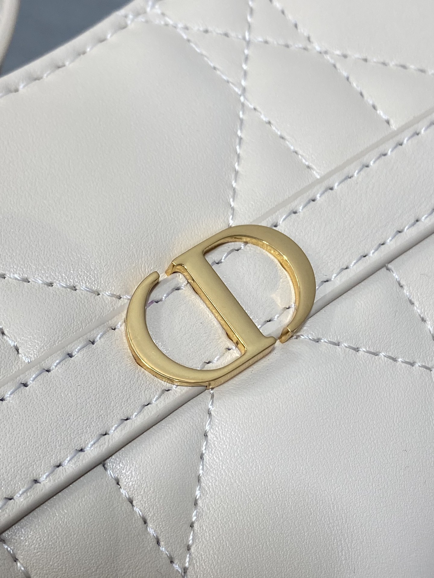 Dior Light Beige shoulder everyday