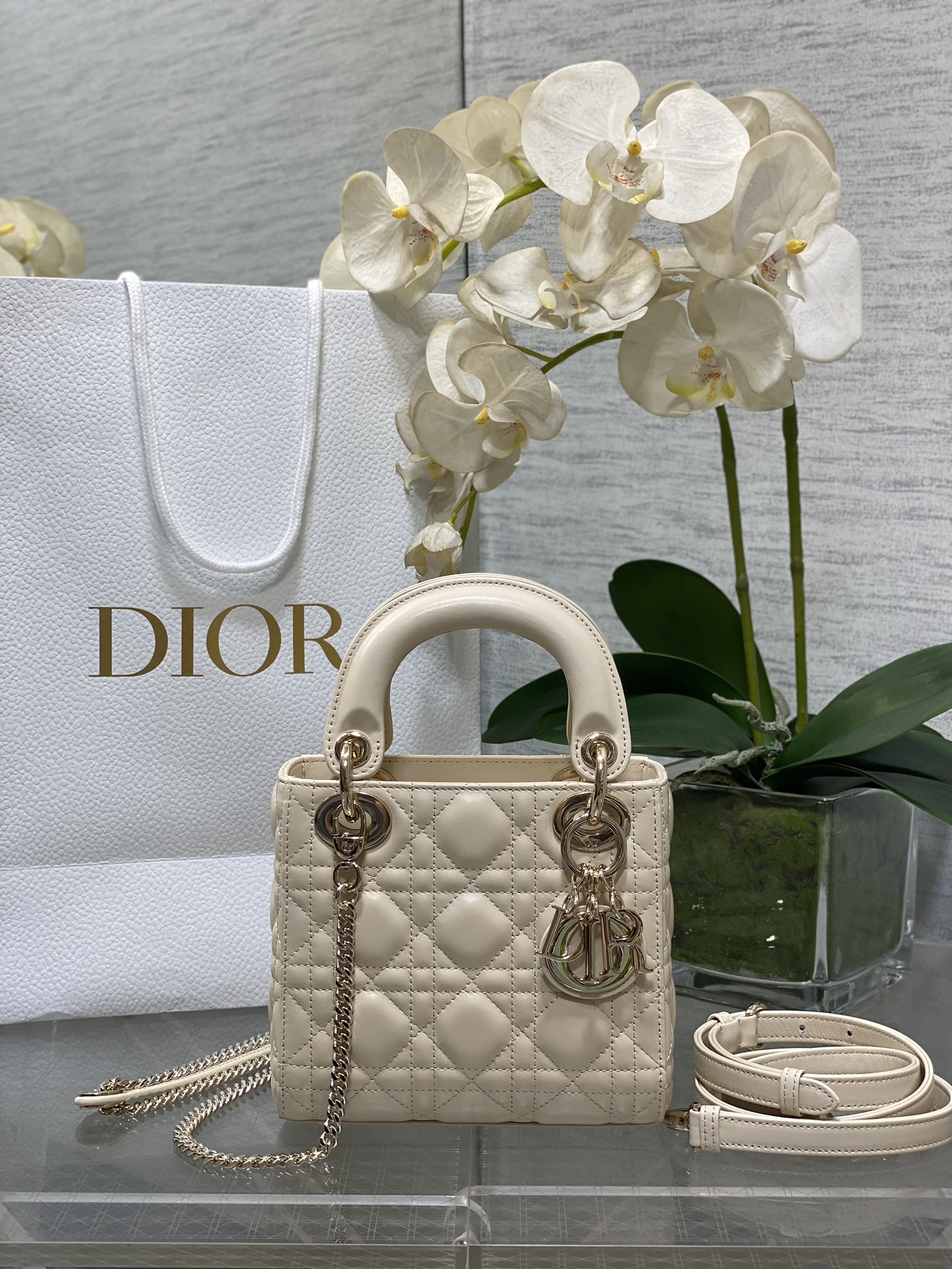 𝐋𝐚𝐝𝐲 Tres paneles de piel de oveja blanco marfil dorado claro