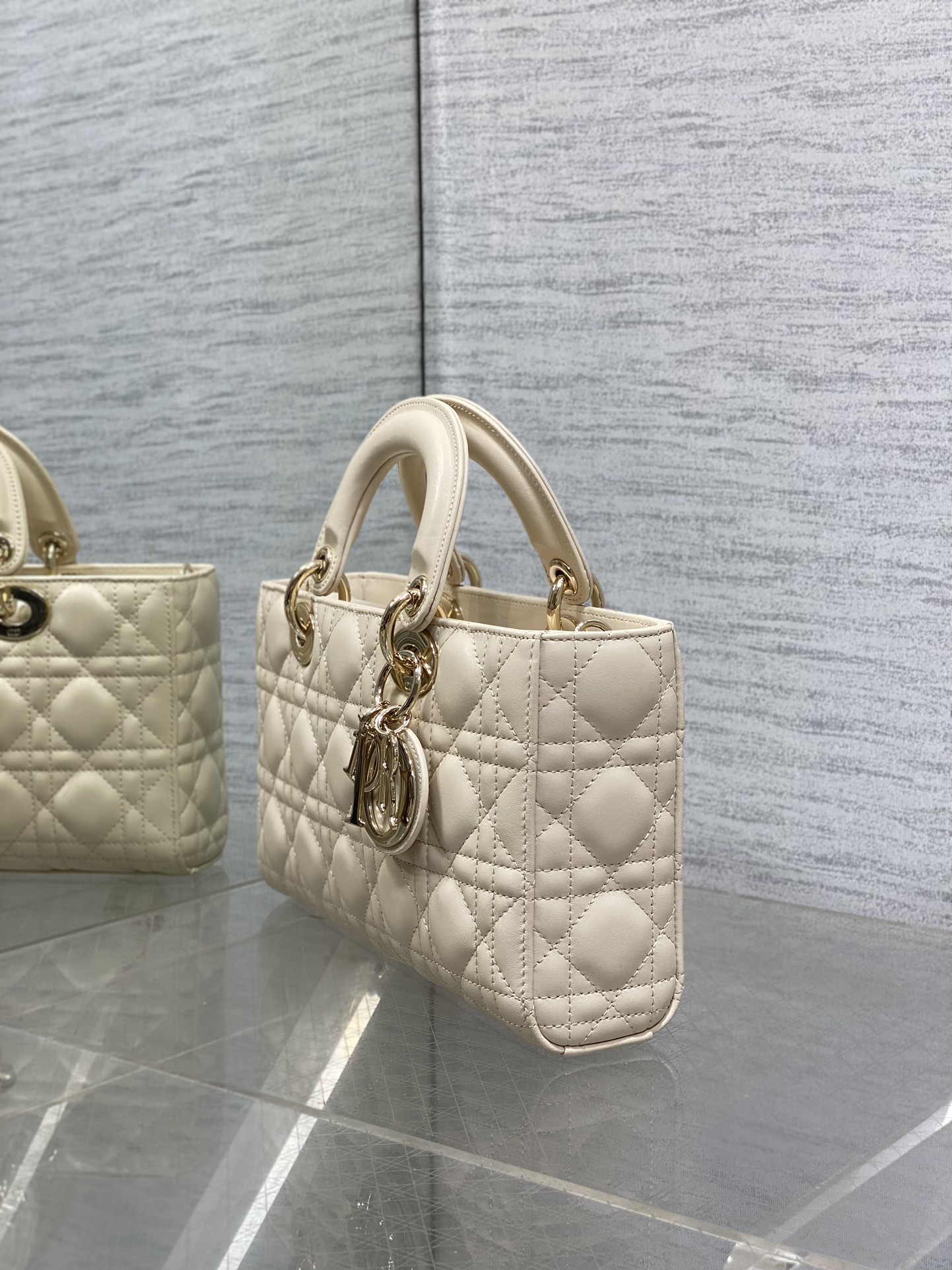 D-Joy Ivory Leather Handbag for Women, Classic Cannage Stitching Shoulder Bag 7 i1751446224 201 1