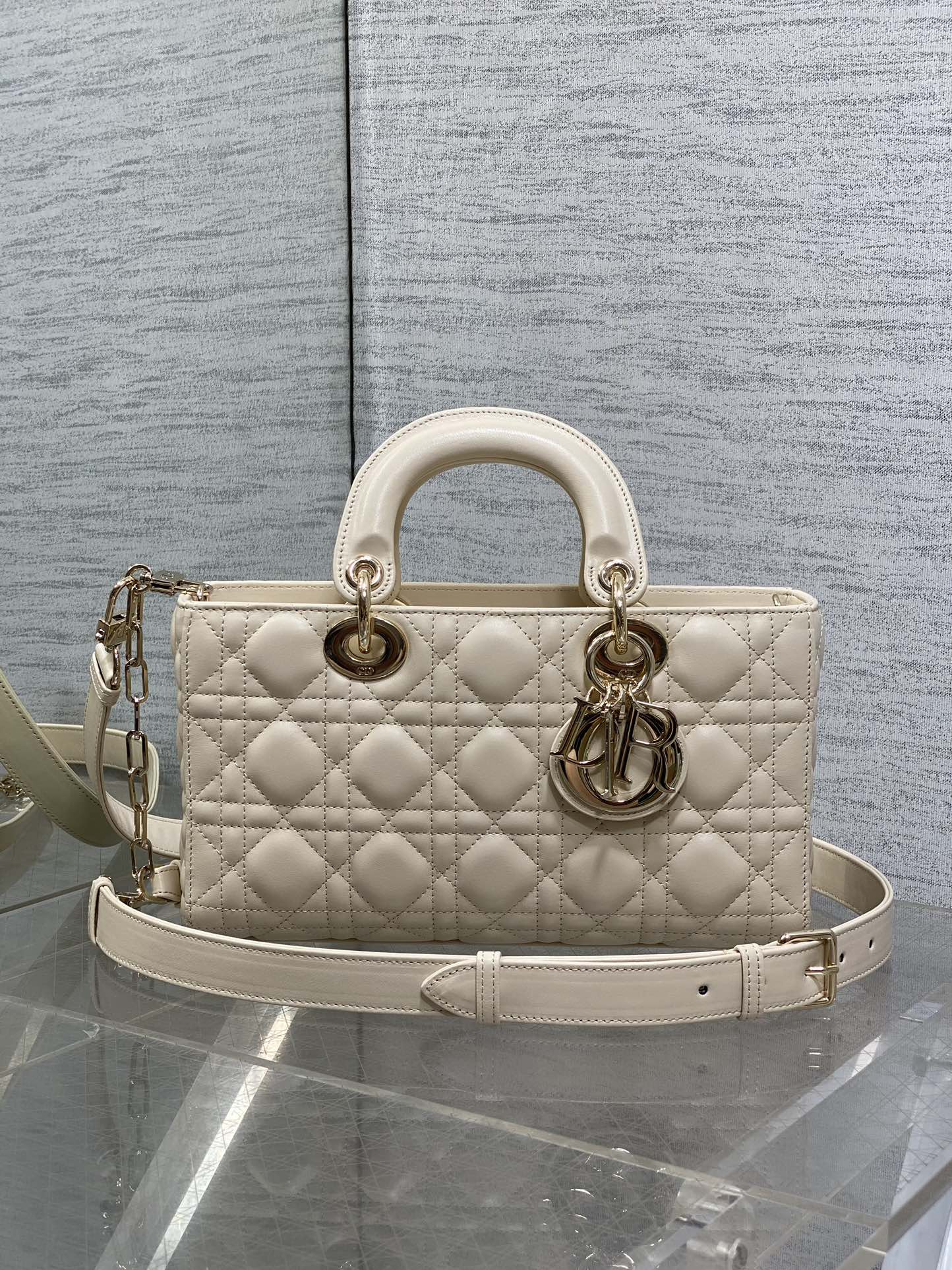 D-Joy Ivory Leather Handbag for Women, Classic Cannage Stitching Shoulder Bag 2 i1751446225 3521 7