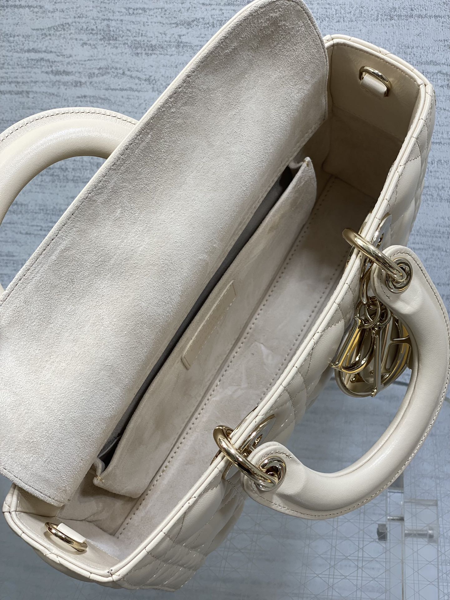 D-Joy Ivory Leather Handbag for Women, Classic Cannage Stitching Shoulder Bag 9 i1751446225 4768 6