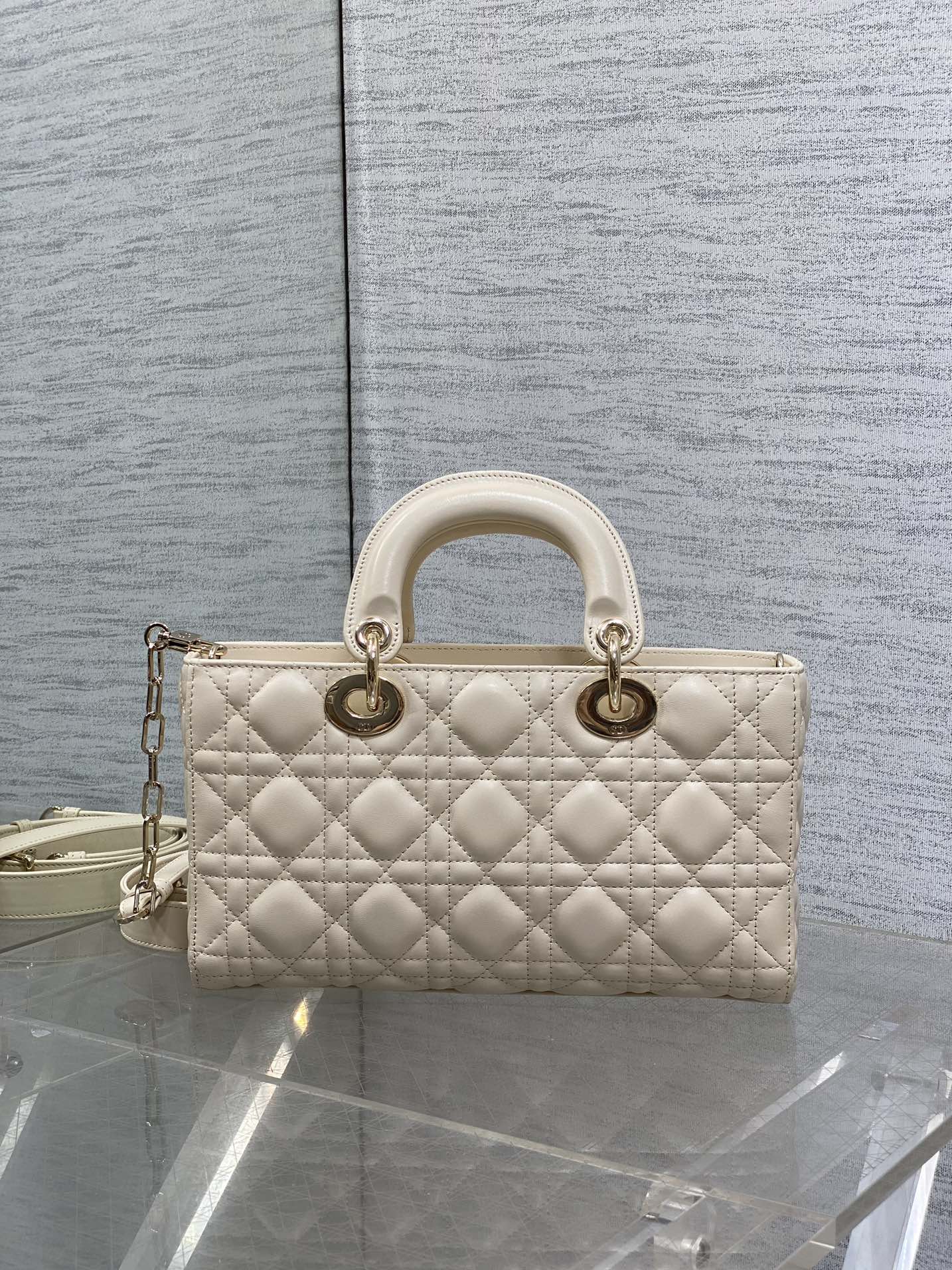 D-Joy Ivory Leather Handbag for Women, Classic Cannage Stitching Shoulder Bag 6 i1751446225 6017 5