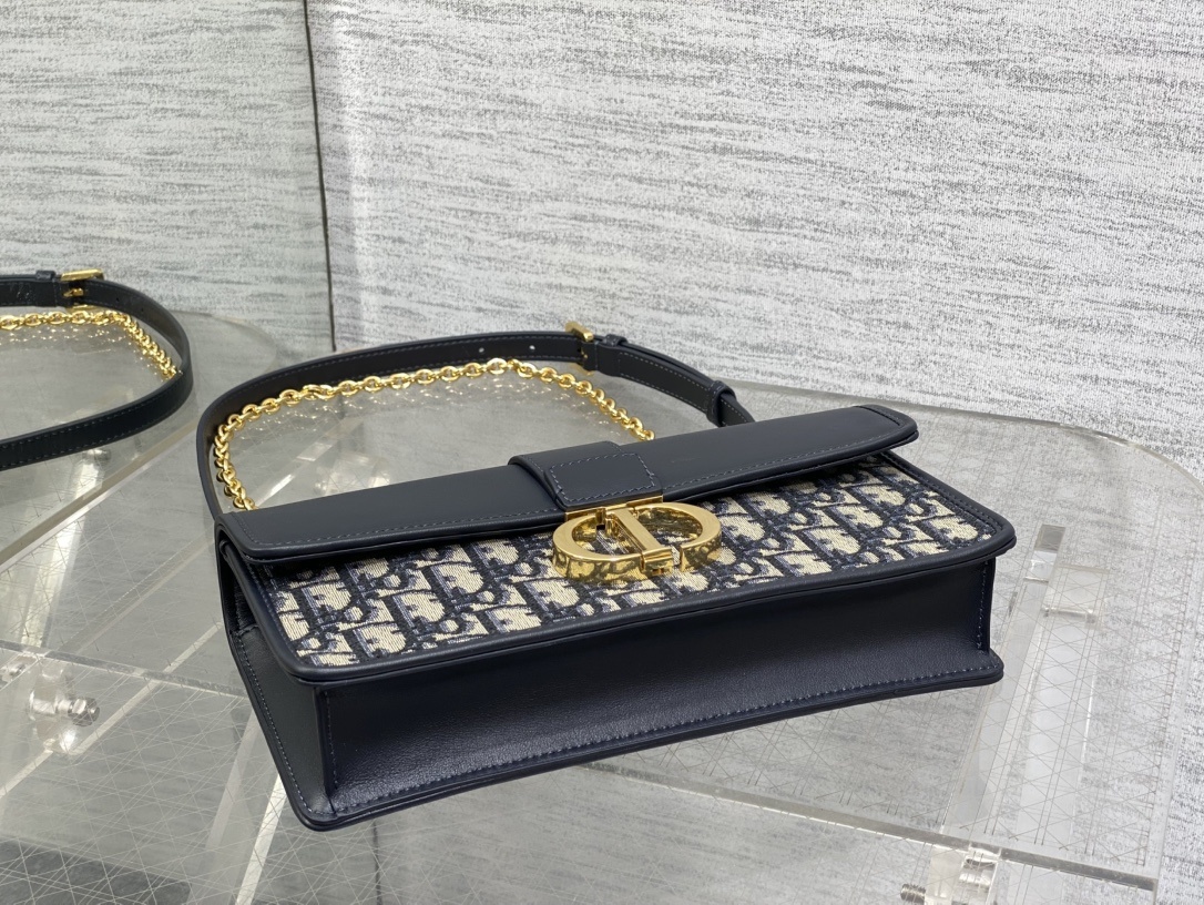 中号现货‼️30 Montaigne蒙田系列,太有夏天的感觉啦,浅色系显得清新又治愈,不多说,只能说超级