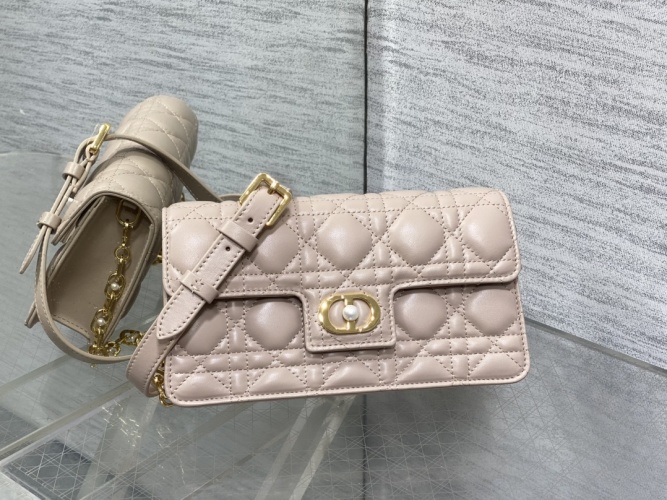 Elegant Quilted Flap Bag with Pearl Chain, Lambskin Leather, 21*11.5*4.5cm 1 Elegant Quilted Flap Bag with Pearl Chain, Lambskin Leather, 21*11.5*4.5cm