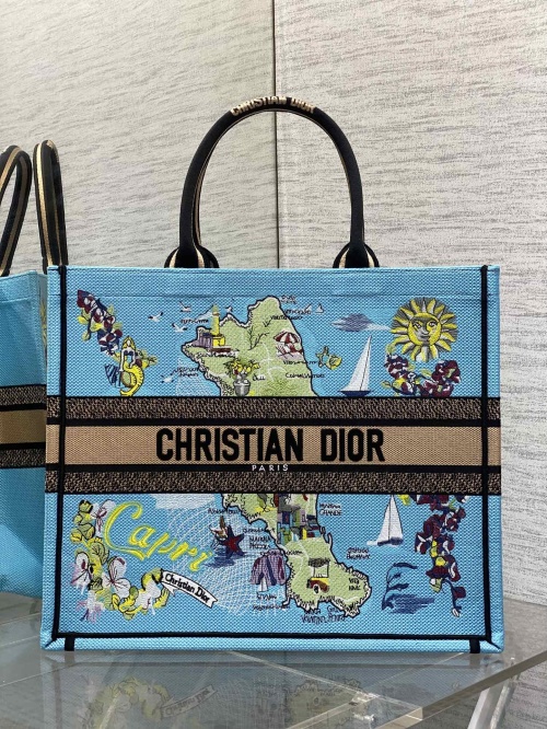 Christian Dior Souvenir Capri Tote Bag, Large Capacity, Summer Capsule 1 Christian Dior Souvenir Capri Tote Bag, Large Capacity, Summer Capsule