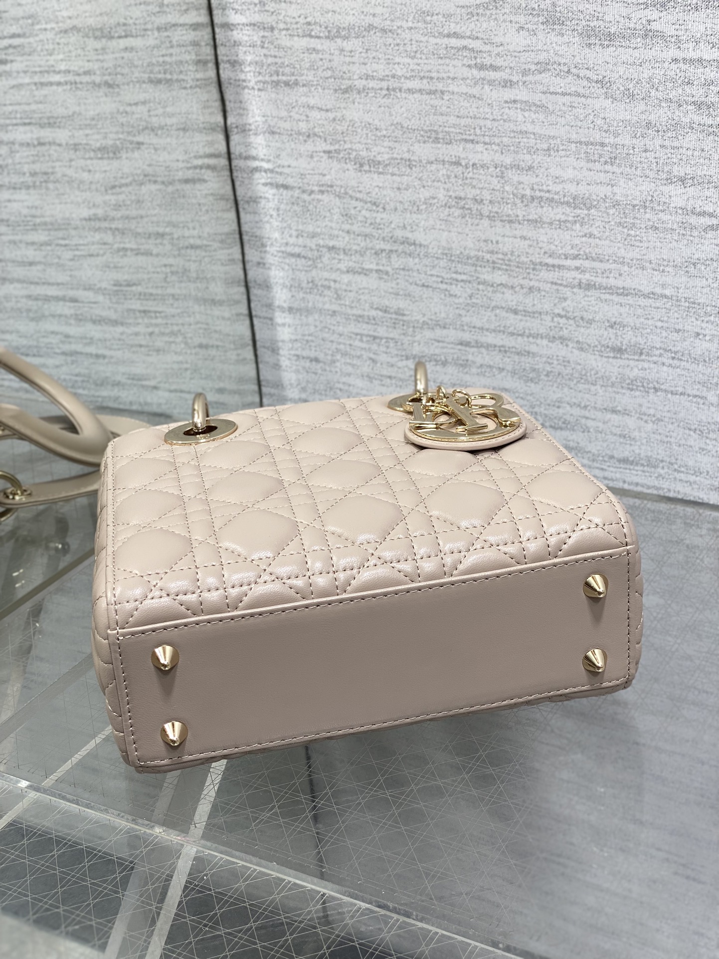 Dior Lady Dior Bag: Iconic Style, Fresh Spring Colors, & Customizable Strap 8 i1755074991 4742 0