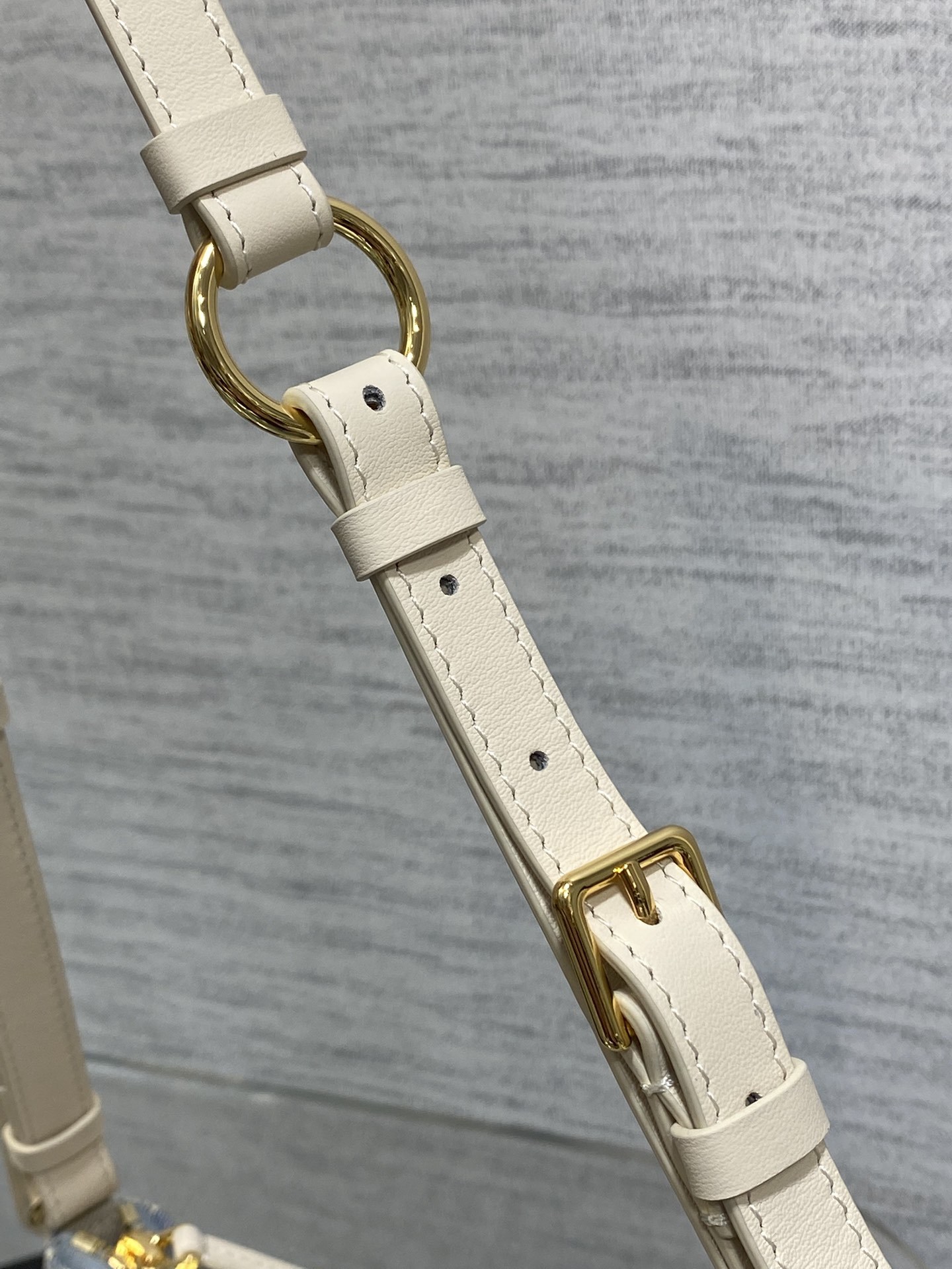 酒椰草现货‼️Wanderlust系列腋下包,夏天这一个包就够了,饺子包升级版,容量加大 ,能斜挎还能肩