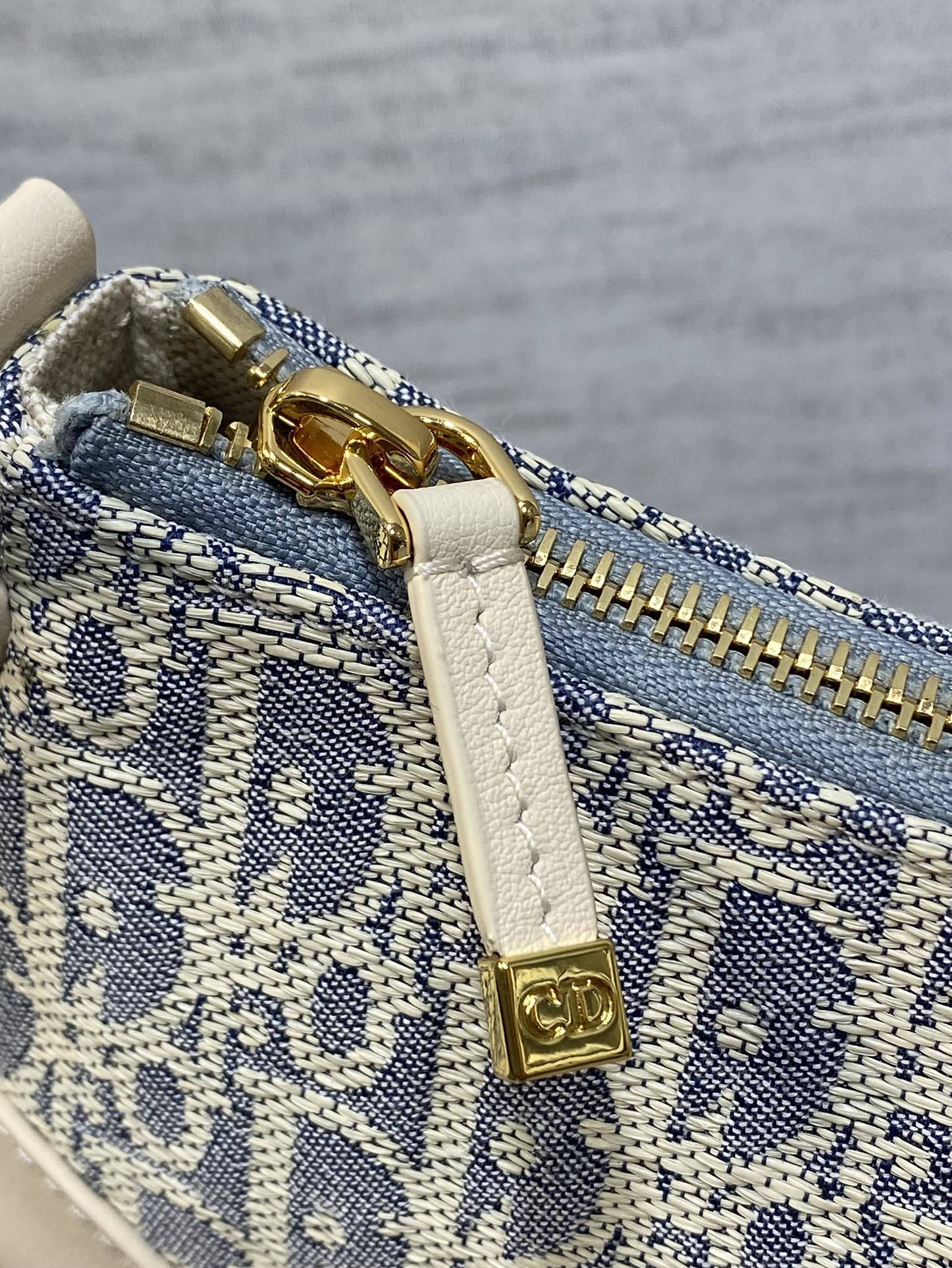 酒椰草现货‼️Wanderlust系列腋下包,夏天这一个包就够了,饺子包升级版,容量加大 ,能斜挎还能肩