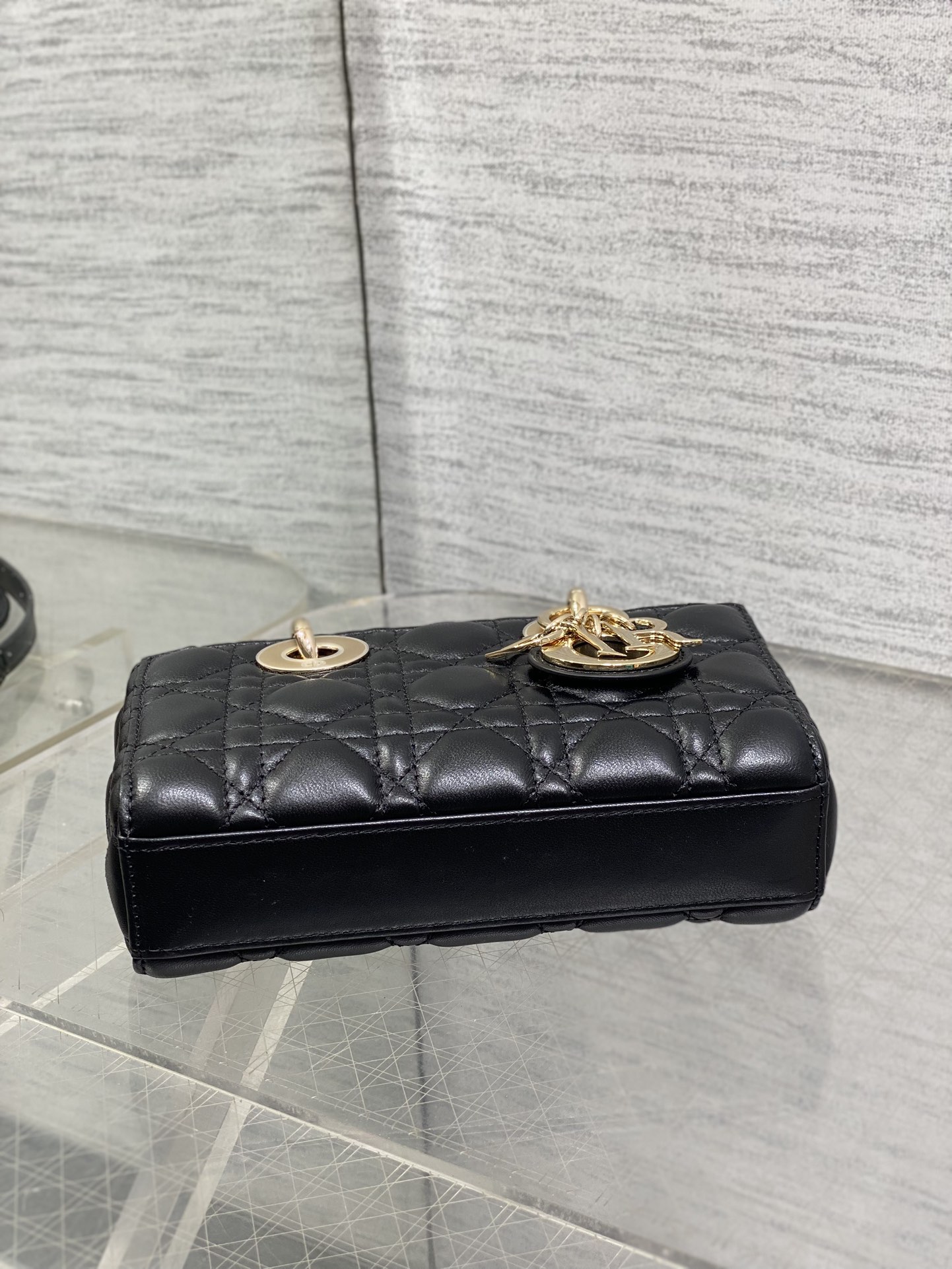 芯片版黑色现货‼️原厂皮内里配羊筋D-joy最新mini系列,说micro太小,小号太大的宝贝们都看过来