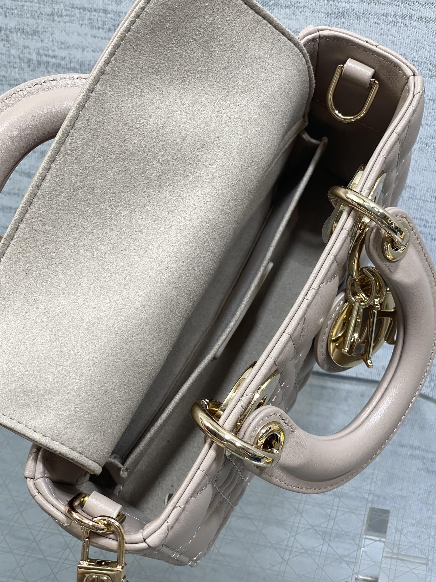 胭脂米现货‼️D-joy最新mini系列，说micro太小，小号太大的宝贝们都看过来，新出的mini尺寸