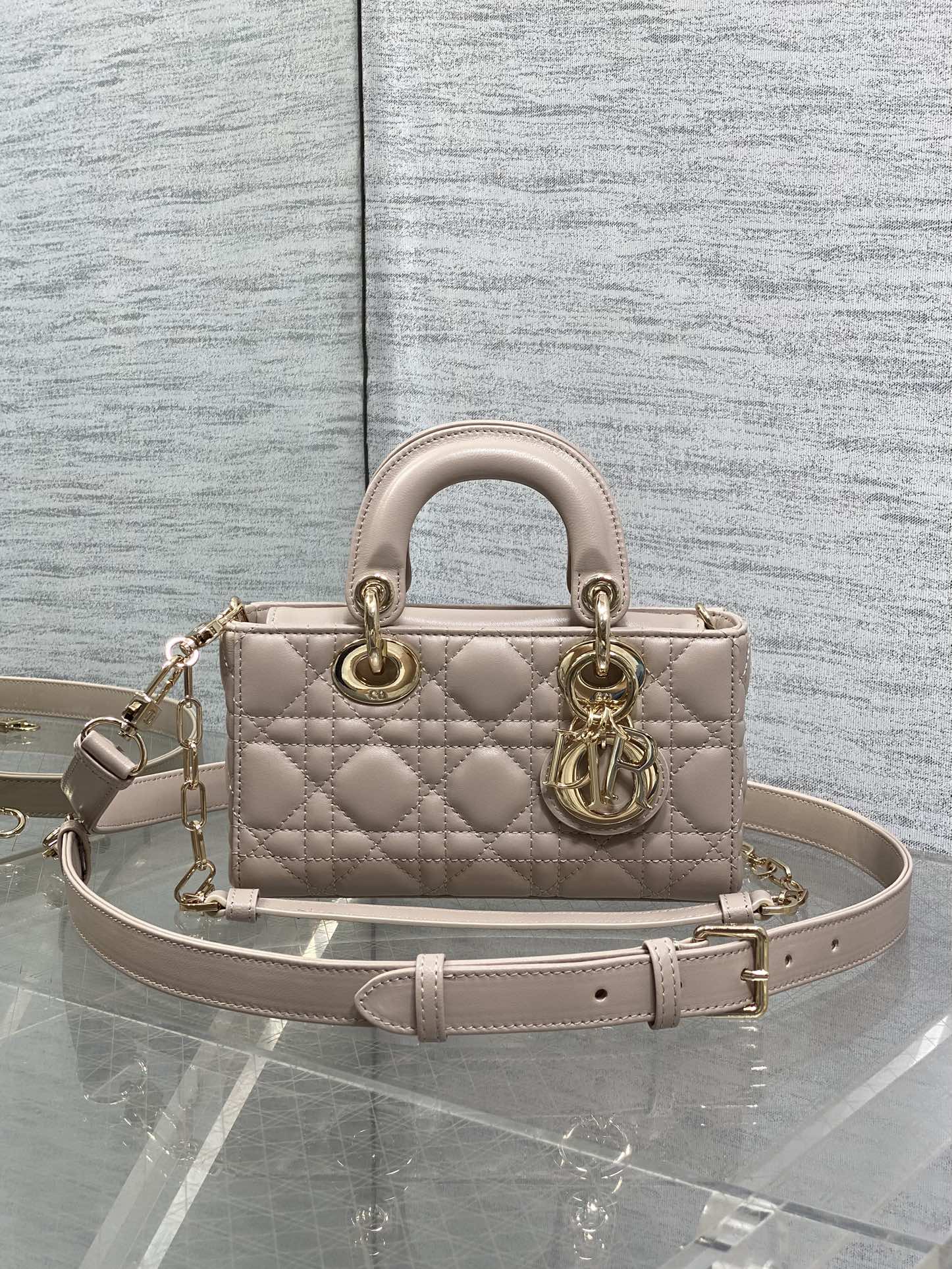 胭脂米现货‼️D-joy最新mini系列，说micro太小，小号太大的宝贝们都看过来，新出的mini尺寸