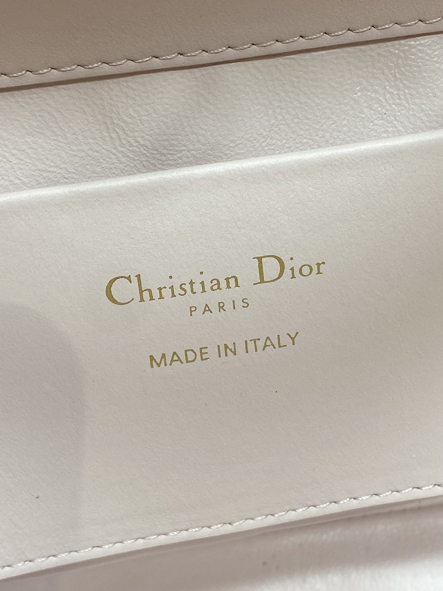 小号胭脂粉现货‼️Toujours竖版系列小号，自带幸运挂链，限量版专属菜篮子，有点太美了，高颜值包包，