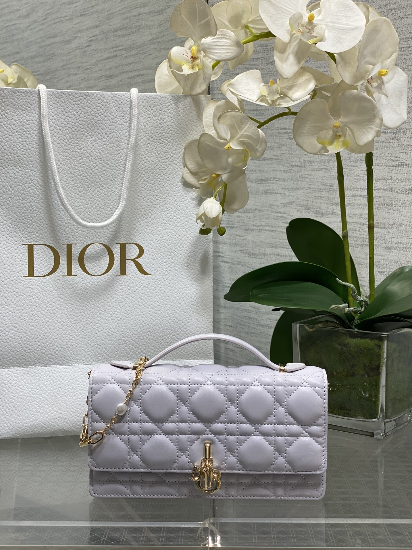 𝐃𝐢𝐨𝐫 𝐋𝐚𝐝𝐲 Embrague con cadena de perlas