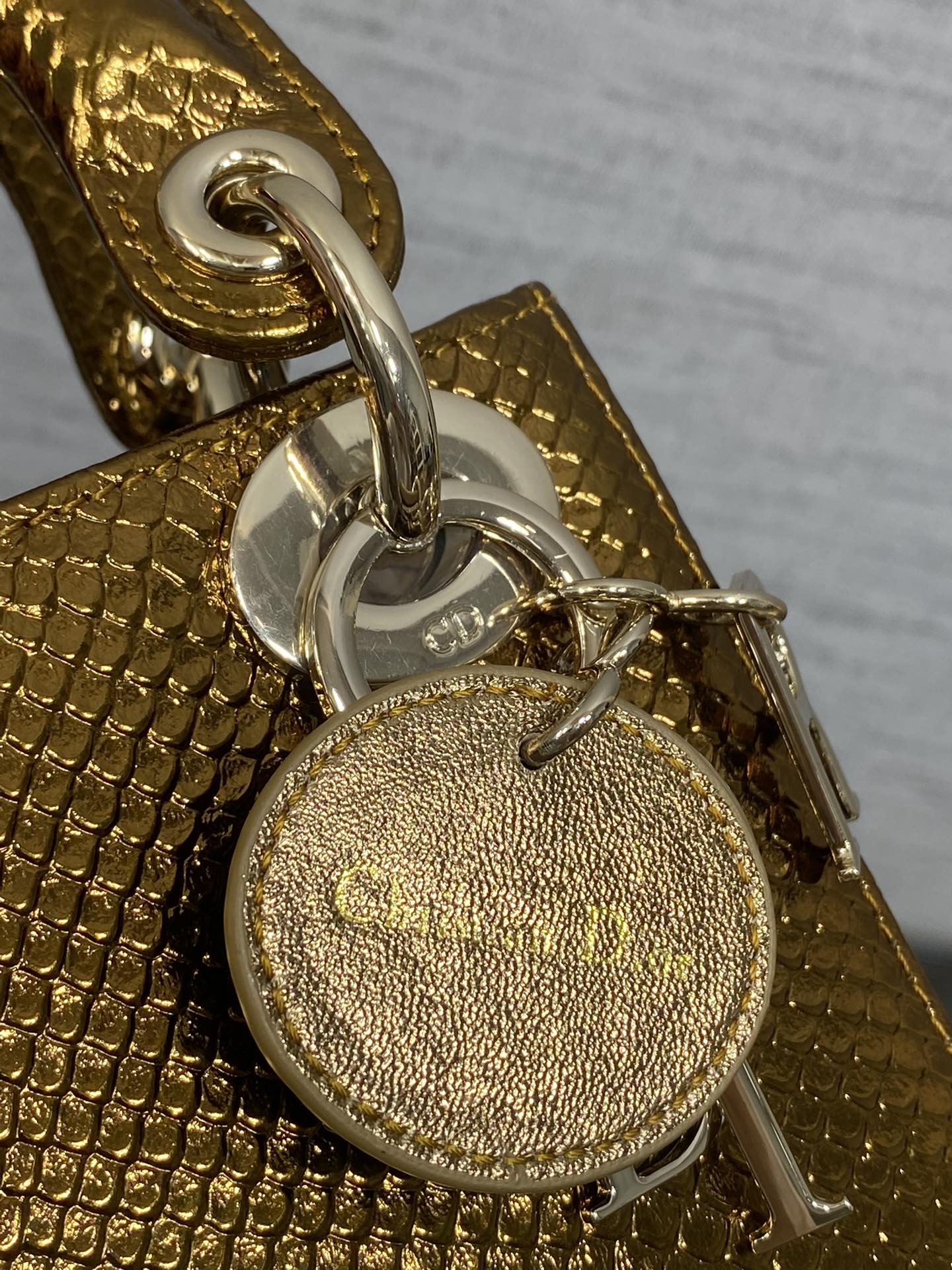 现货‼️Lady戴妃三格珍稀蛇皮闪亮登场，高雅又不失个性，非它莫属👏🏼，科普一下每条蛇皮的纹路都是独一无