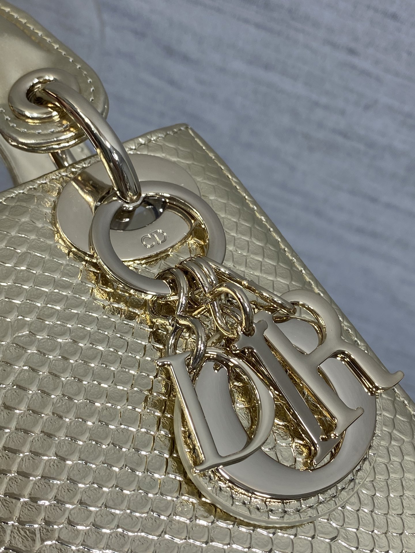 现货‼️Lady戴妃三格珍稀蛇皮闪亮登场，高雅又不失个性，非它莫属👏🏼，科普一下每条蛇皮的纹路都是独一无