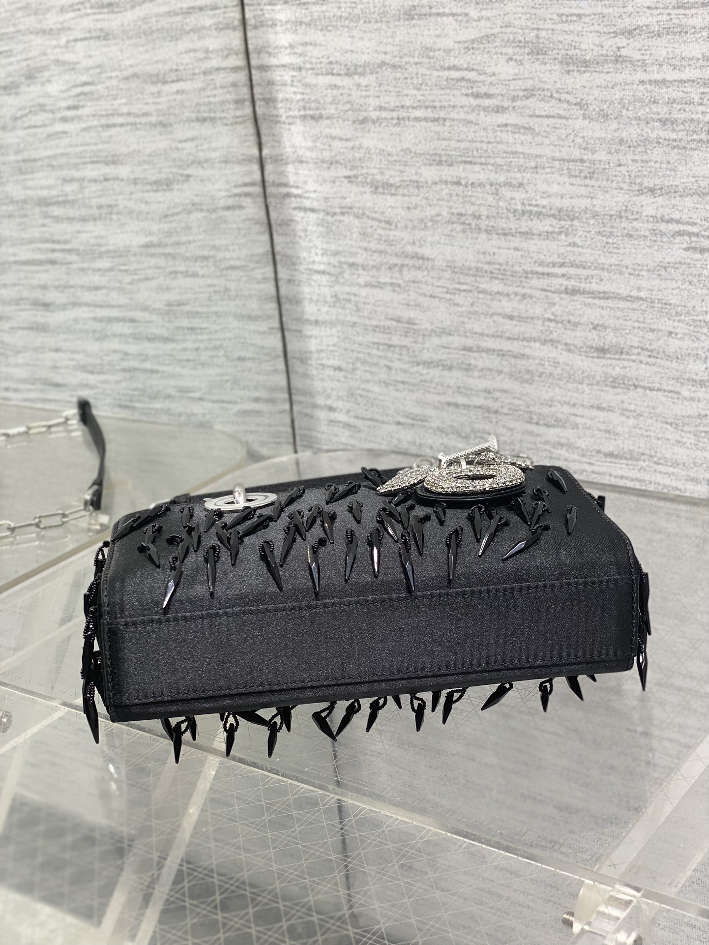 Dior Style Crossbody Bag style reference detail image 7 from source 741875