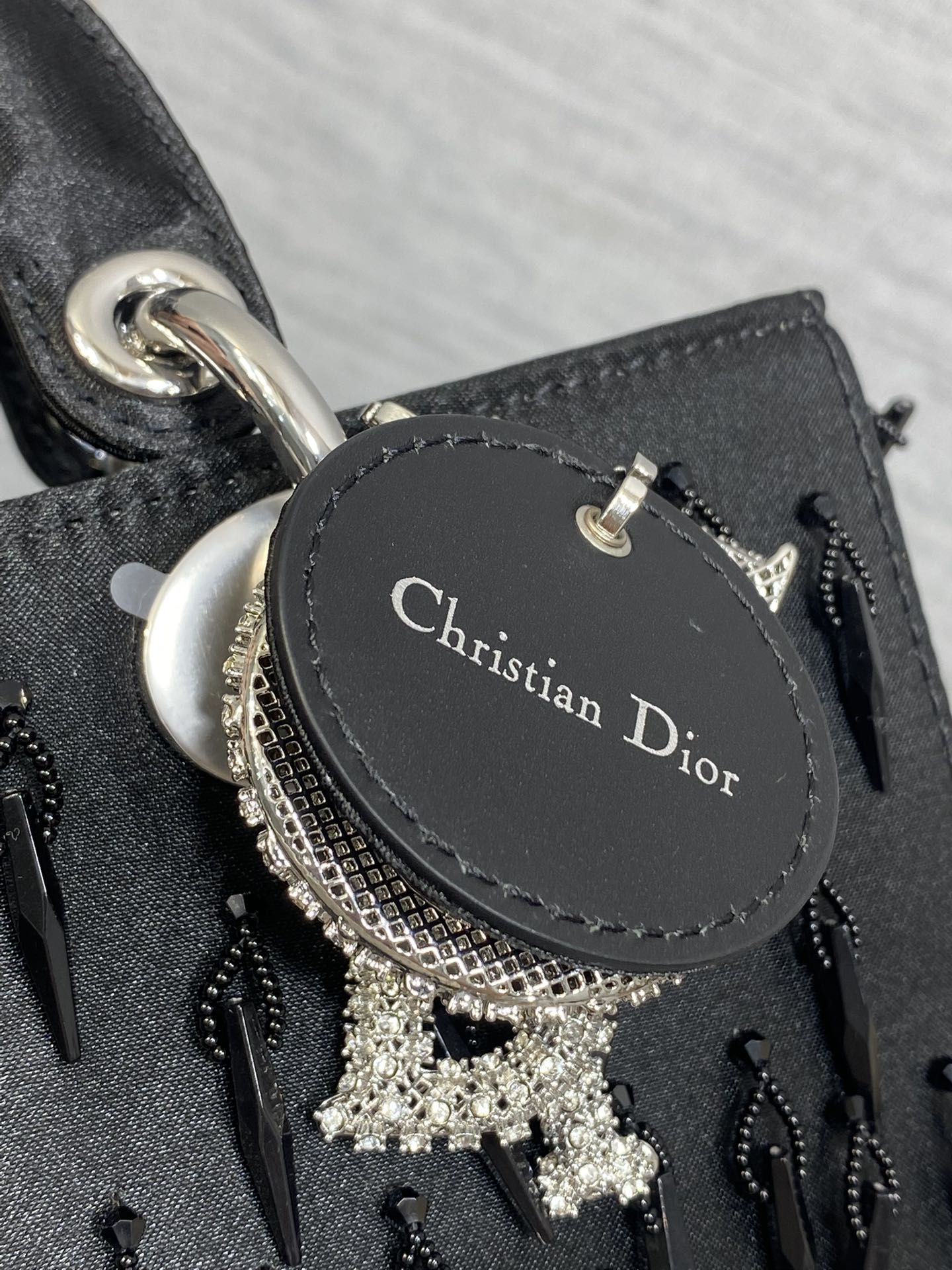 Dior Style Crossbody Bag style reference detail image 4 from source 741875