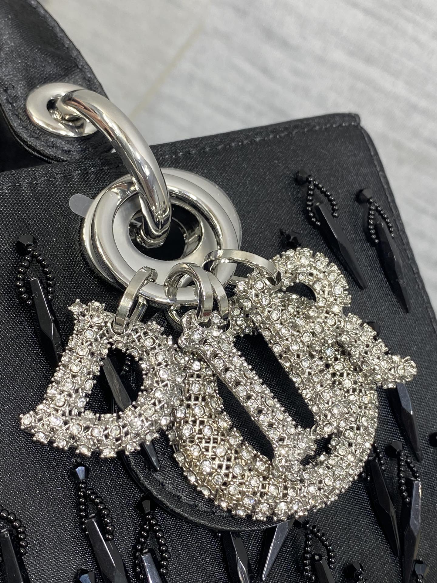 Dior Style Crossbody Bag style reference detail image 3 from source 741875