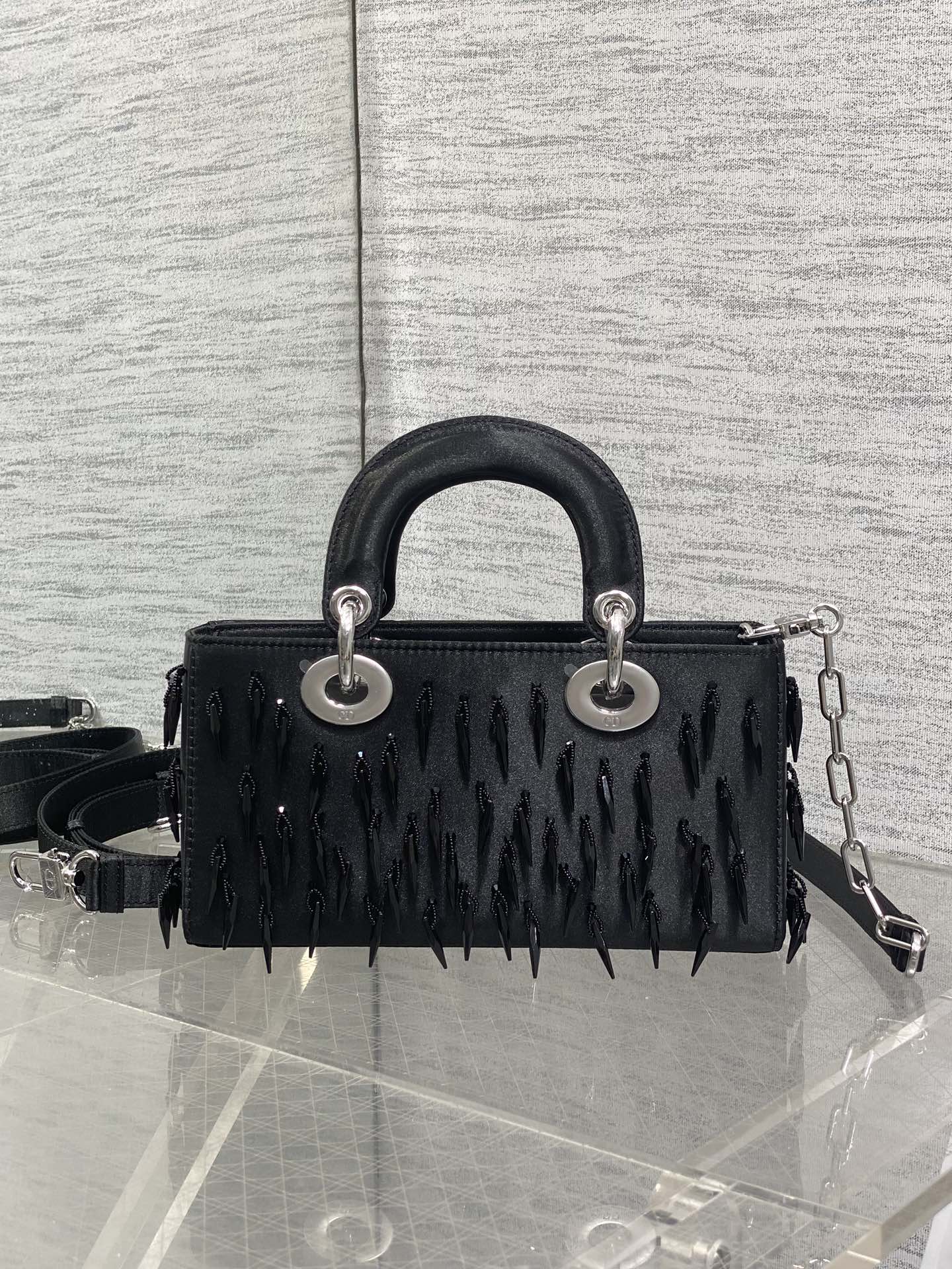 Dior Style Crossbody Bag style reference detail image 5 from source 741875