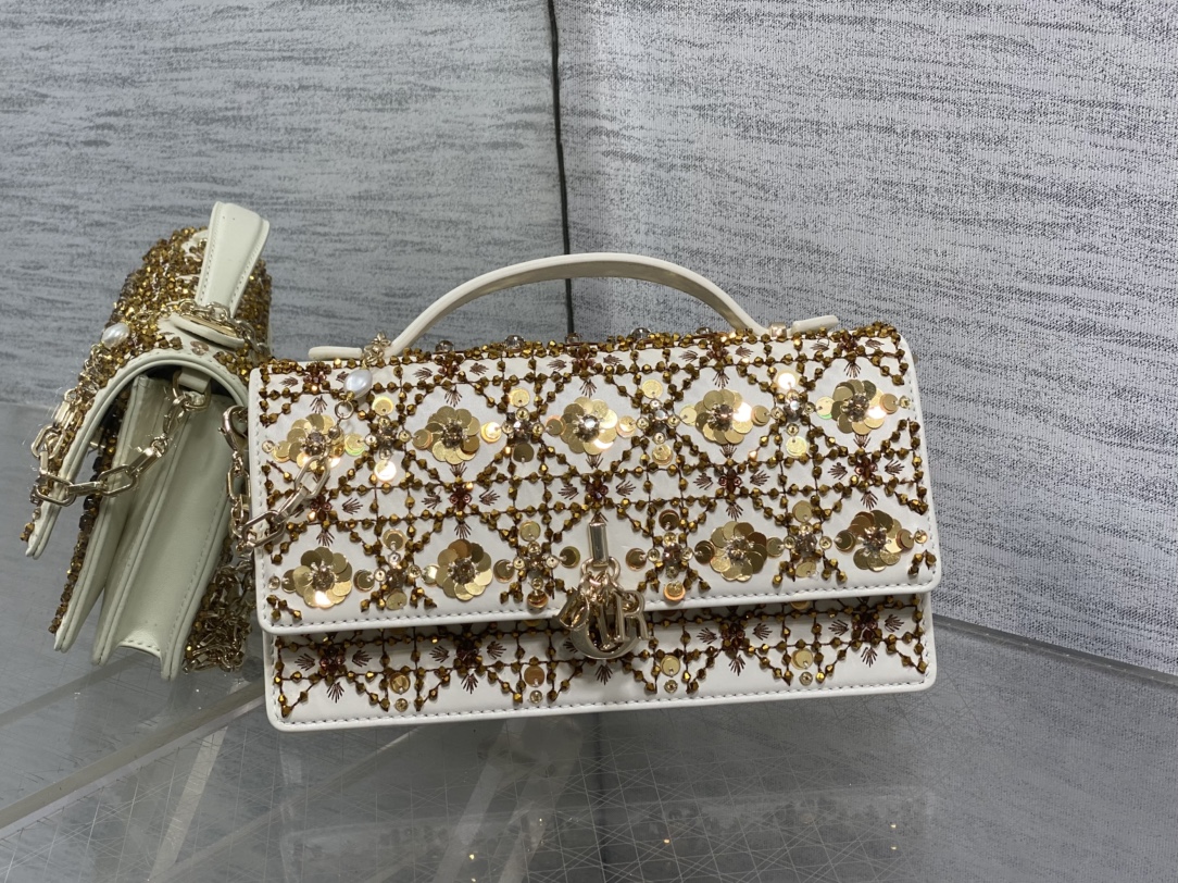 Dior Style Leather Card Holder Lookbook Reference image 2