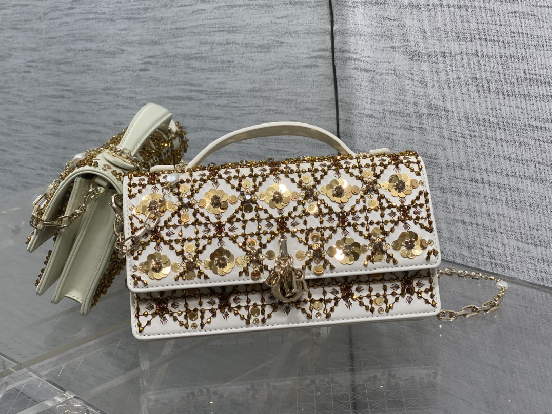 Dior Style Leather Card Holder Lookbook Reference image 1
