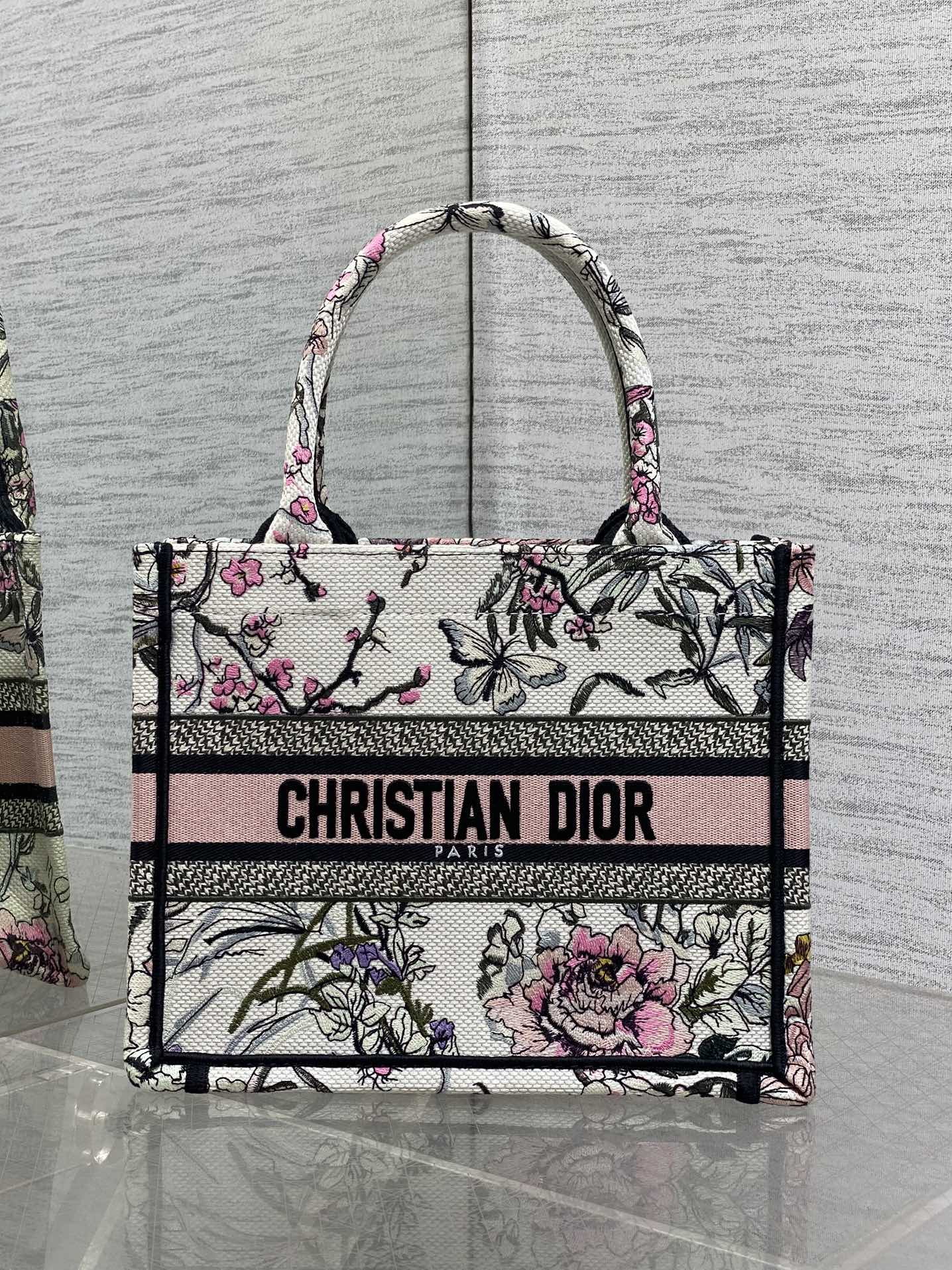 Dior Style Tote Bag Lookbook Reference image 1