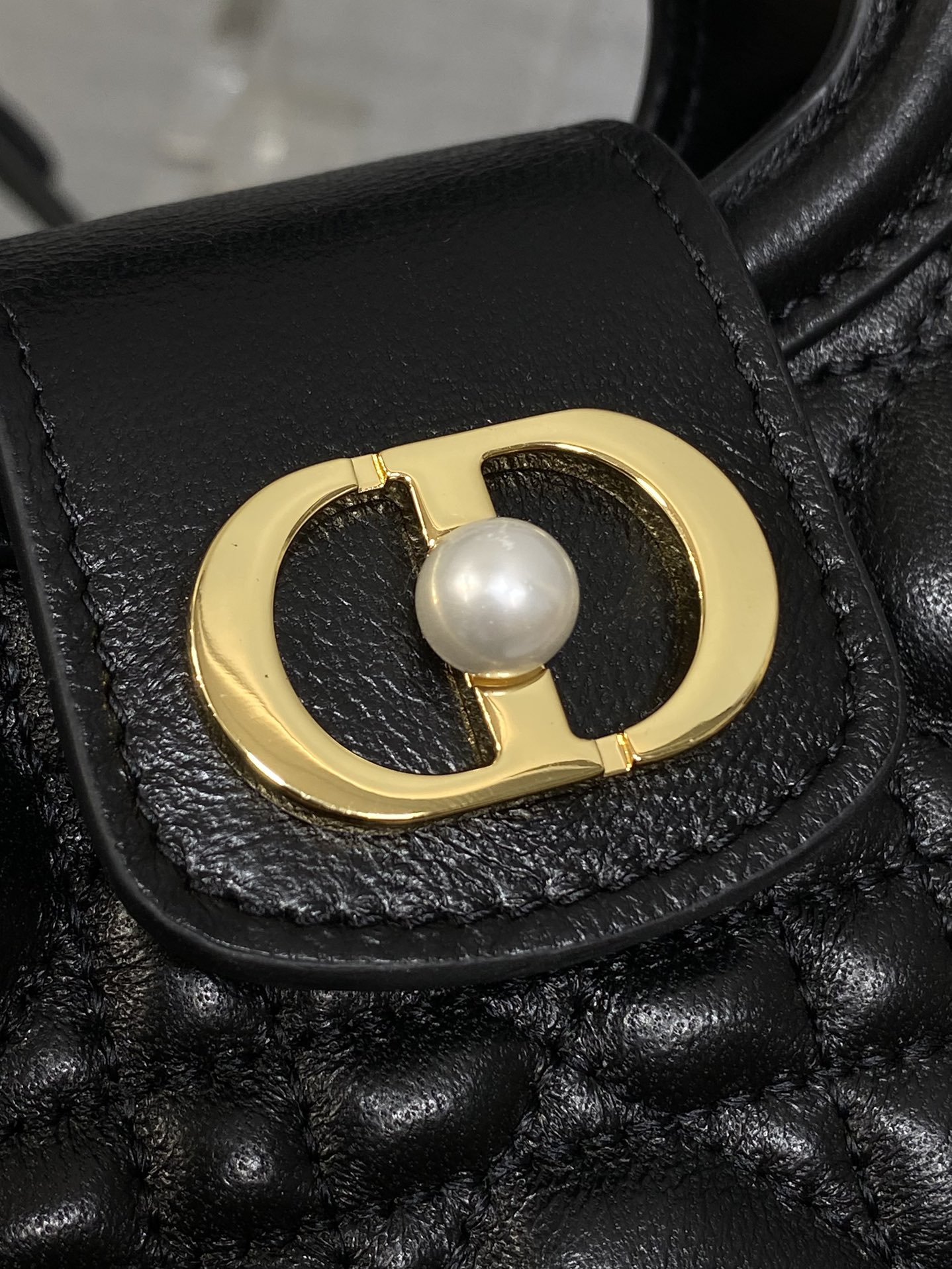 原厂皮黑色现货‼️Jolie ToP Handle 迷你链条包对这种精致小包完全没有抵抗力大包背着太累，