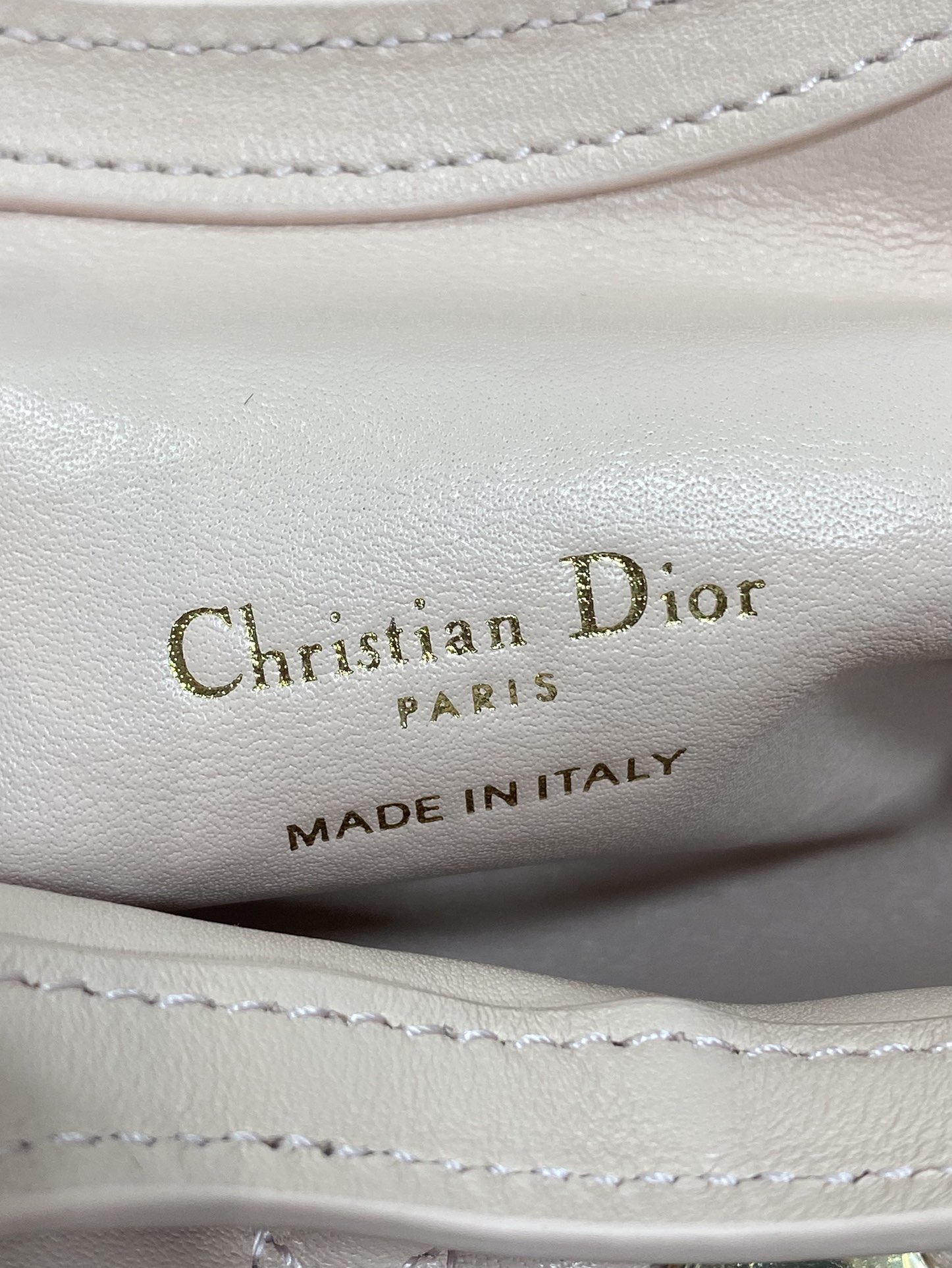 原厂皮胭脂粉现货‼️Jolie ToP Handle 迷你链条包对这种精致小包完全没有抵抗力大包背着太累