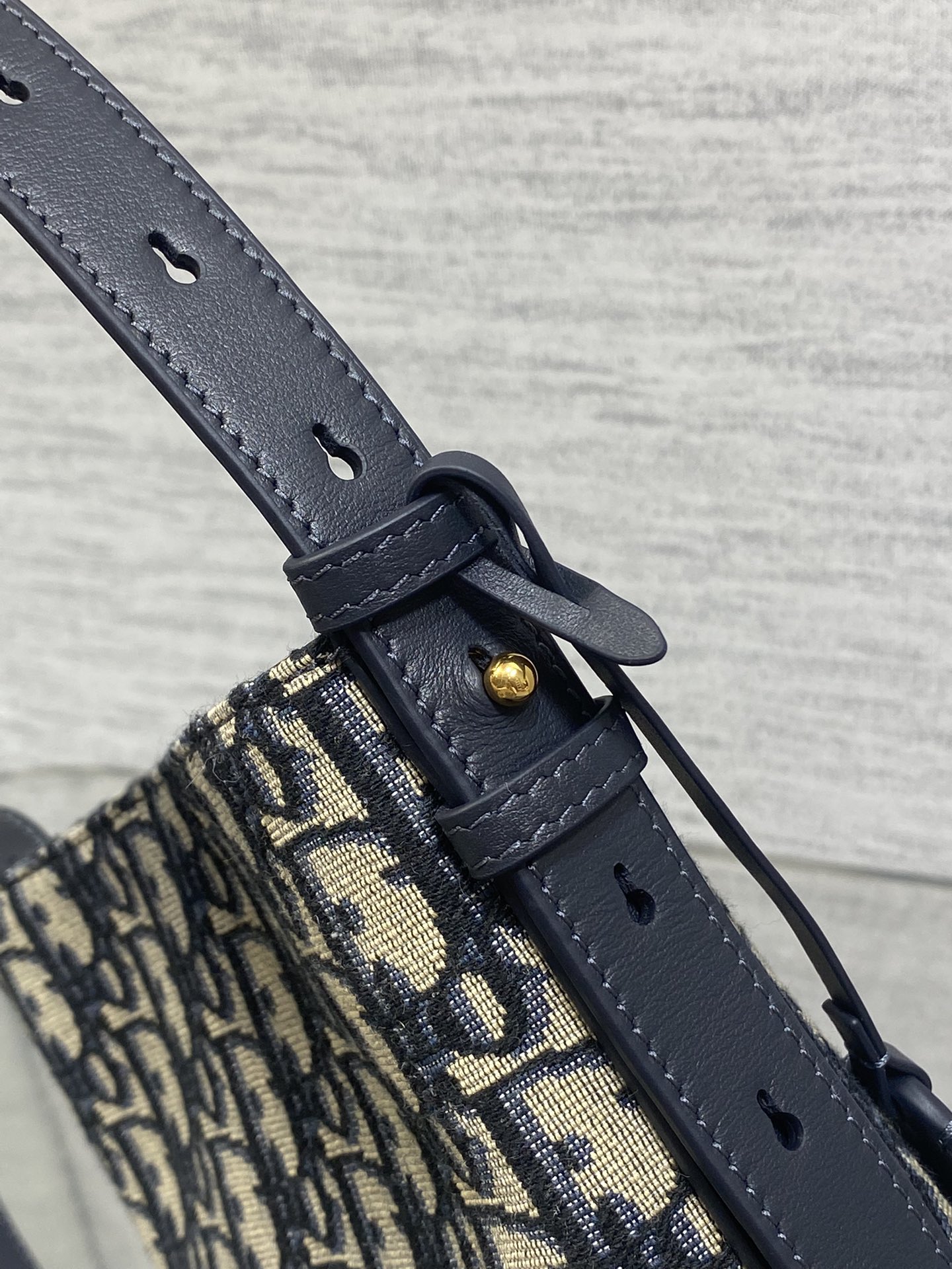 现货‼️Dior新款水桶包star bucket系列，新款美包又上新了，经典oblique老花面料精心制