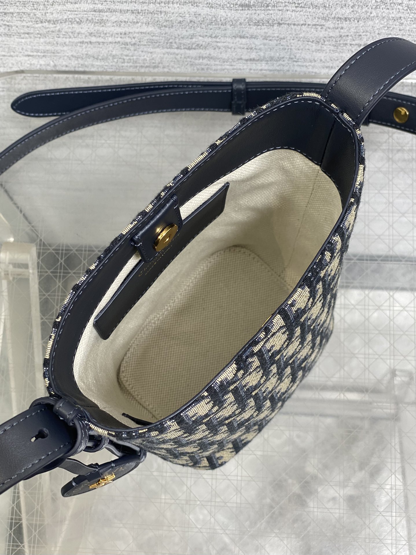 现货‼️Dior新款水桶包star bucket系列，新款美包又上新了，经典oblique老花面料精心制