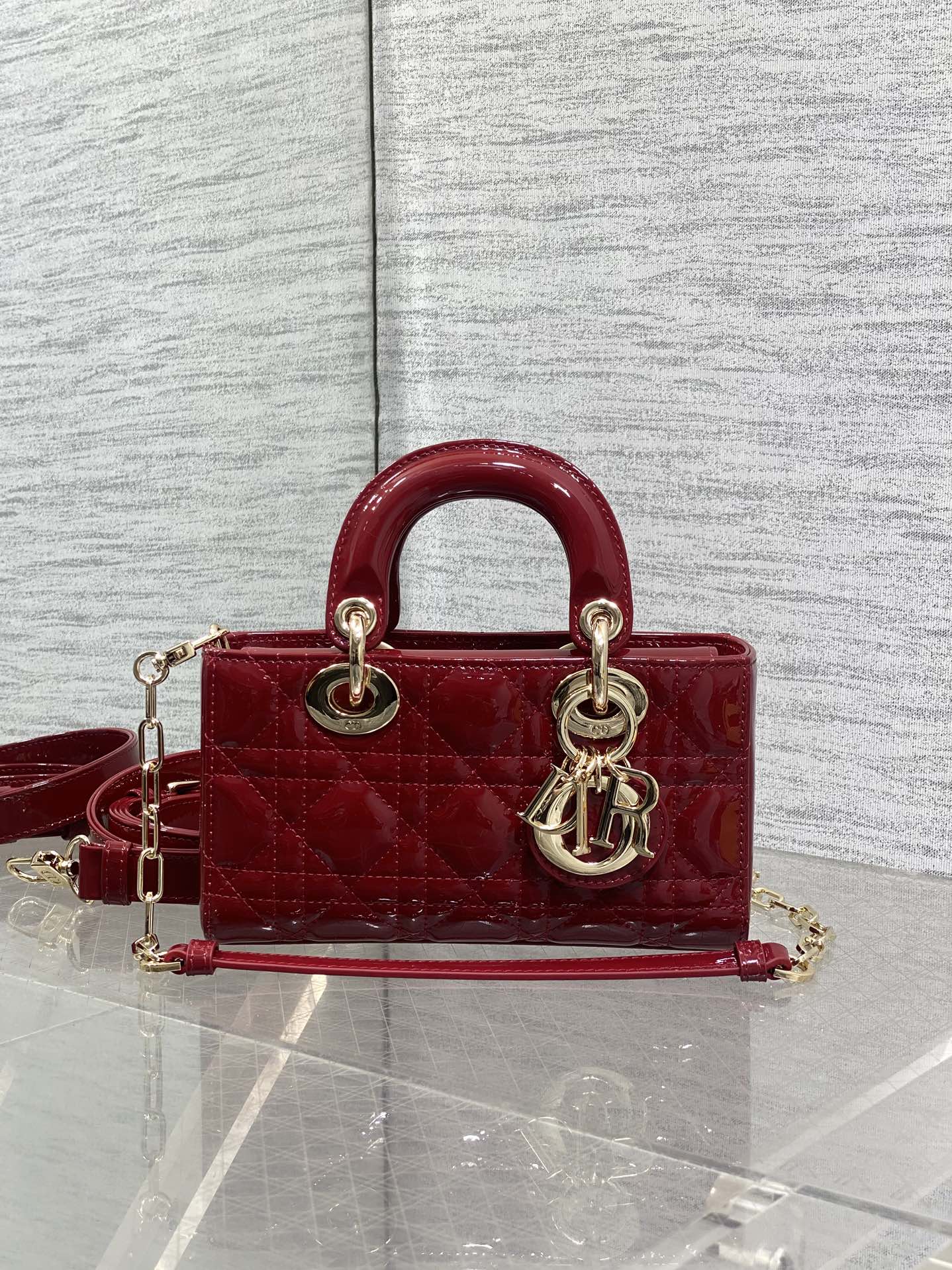 樱桃红现货‼️D-joy最新mini系列，说micro太小，小号太大的宝贝们都看过来，新出的mini尺寸