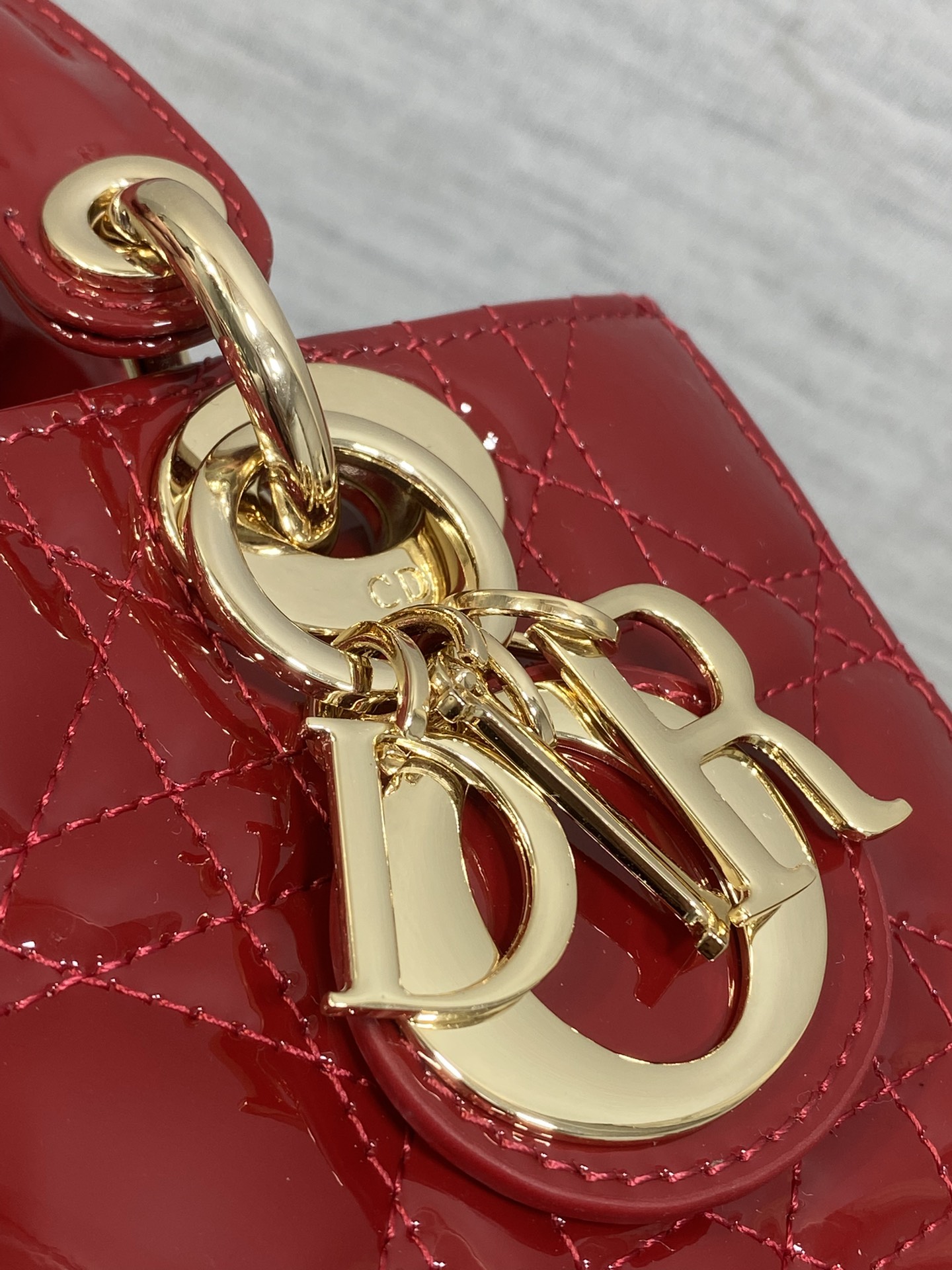 樱桃红现货‼️D-joy最新mini系列，说micro太小，小号太大的宝贝们都看过来，新出的mini尺寸