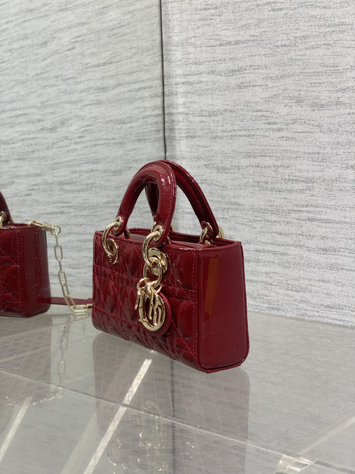 樱桃红现货‼️D-joy最新mini系列，说micro太小，小号太大的宝贝们都看过来，新出的mini尺寸