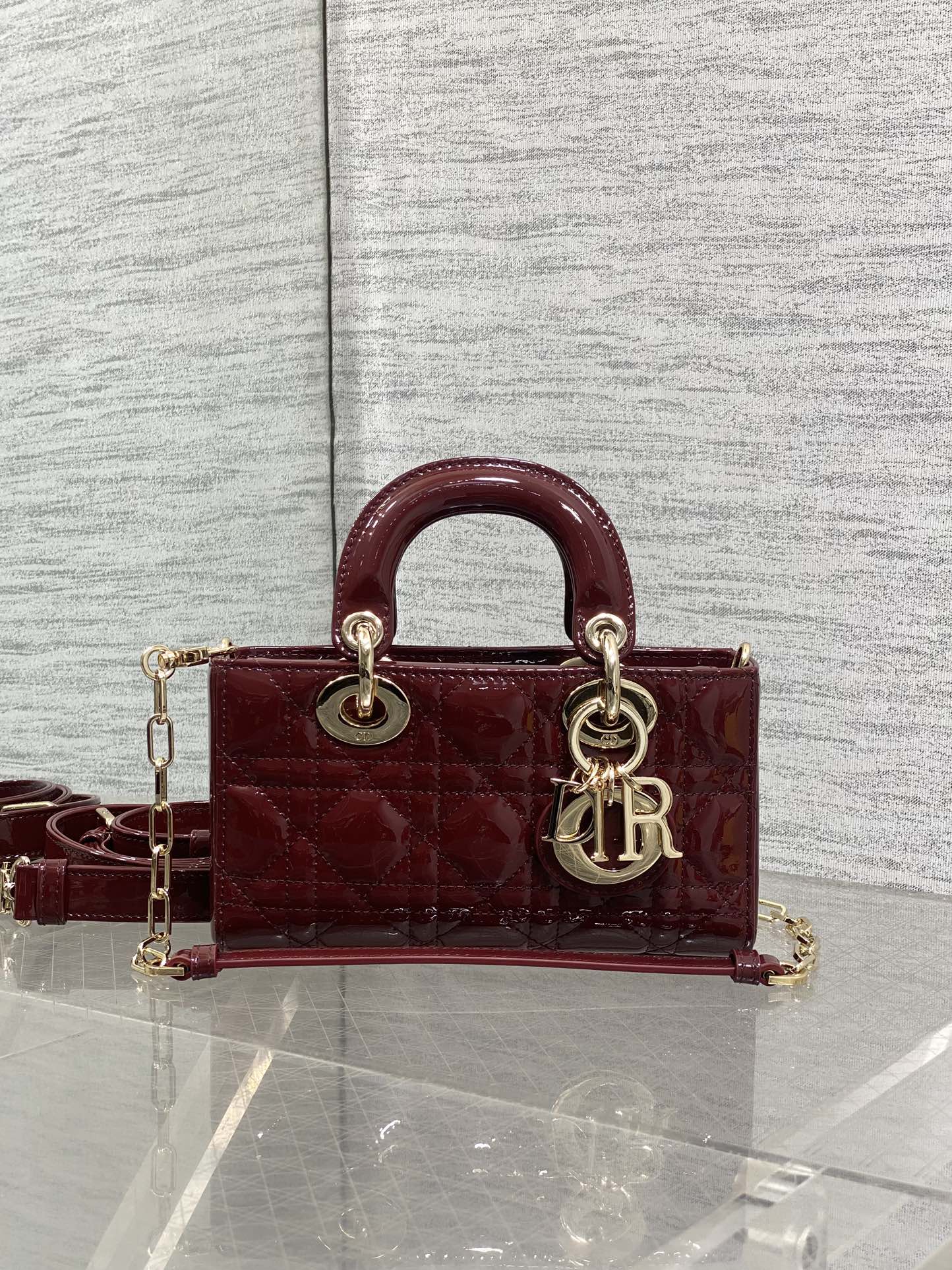 酒红现货‼️D-joy最新mini系列，说micro太小，小号太大的宝贝们都看过来，新出的mini尺寸，