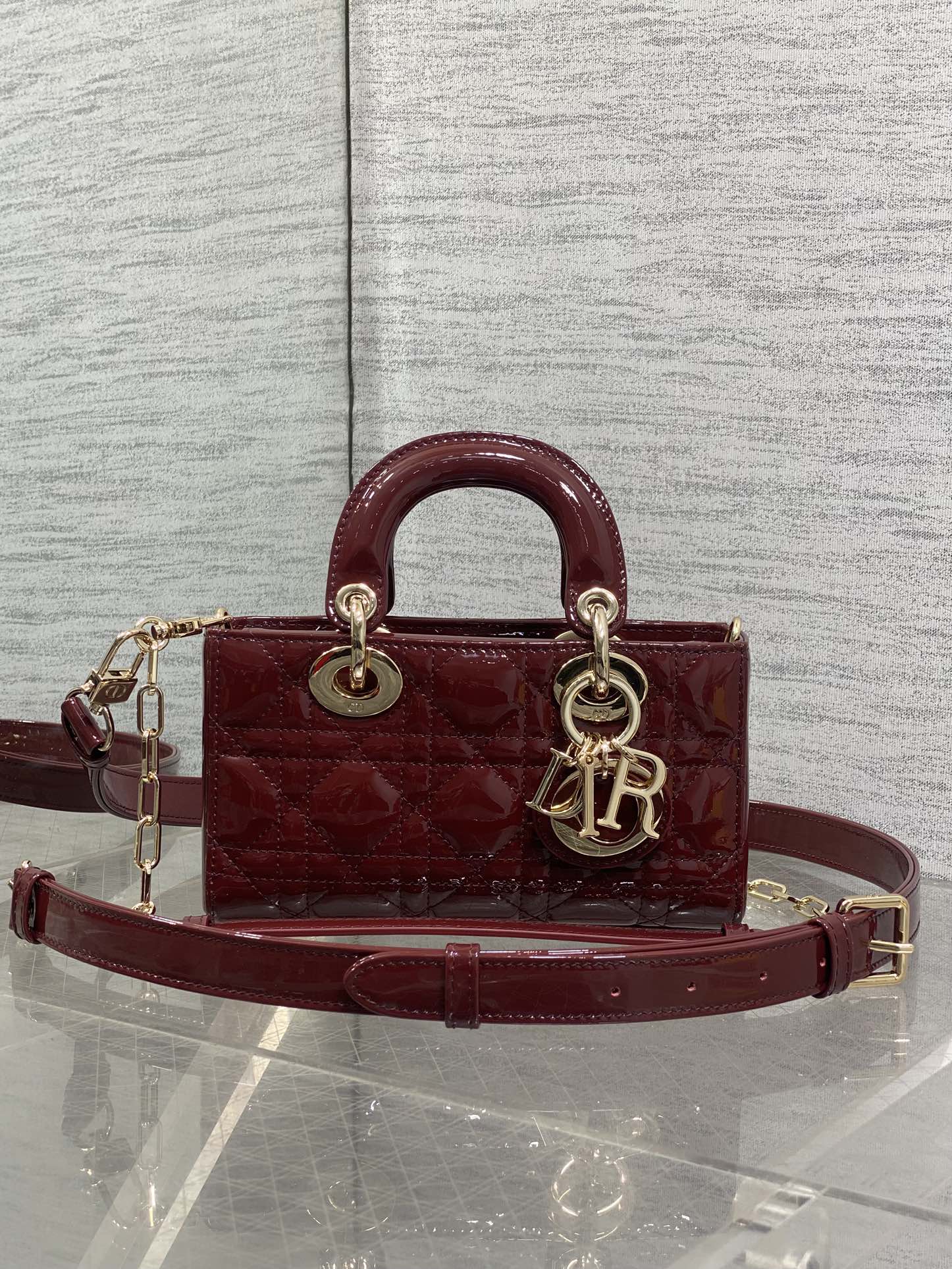 酒红现货‼️D-joy最新mini系列，说micro太小，小号太大的宝贝们都看过来，新出的mini尺寸，