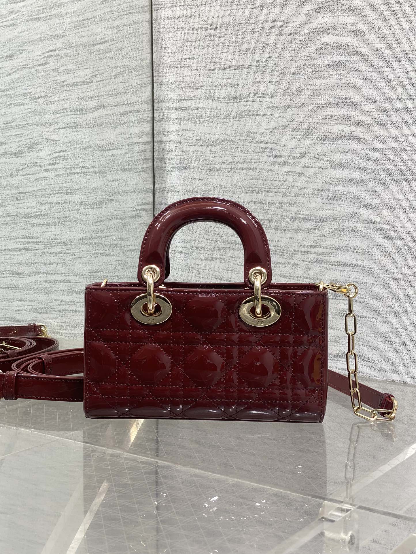 酒红现货‼️D-joy最新mini系列，说micro太小，小号太大的宝贝们都看过来，新出的mini尺寸，